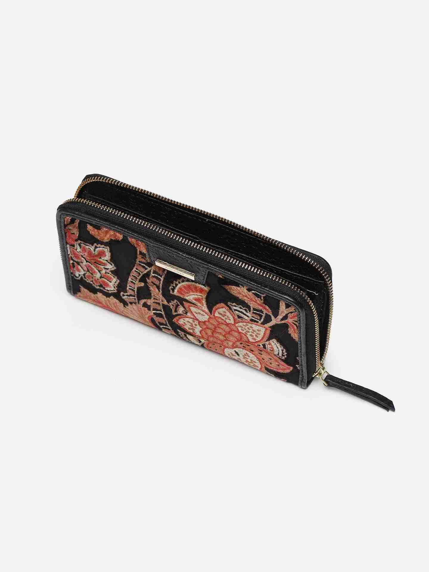 Black Jalsa Velvet Wallet
