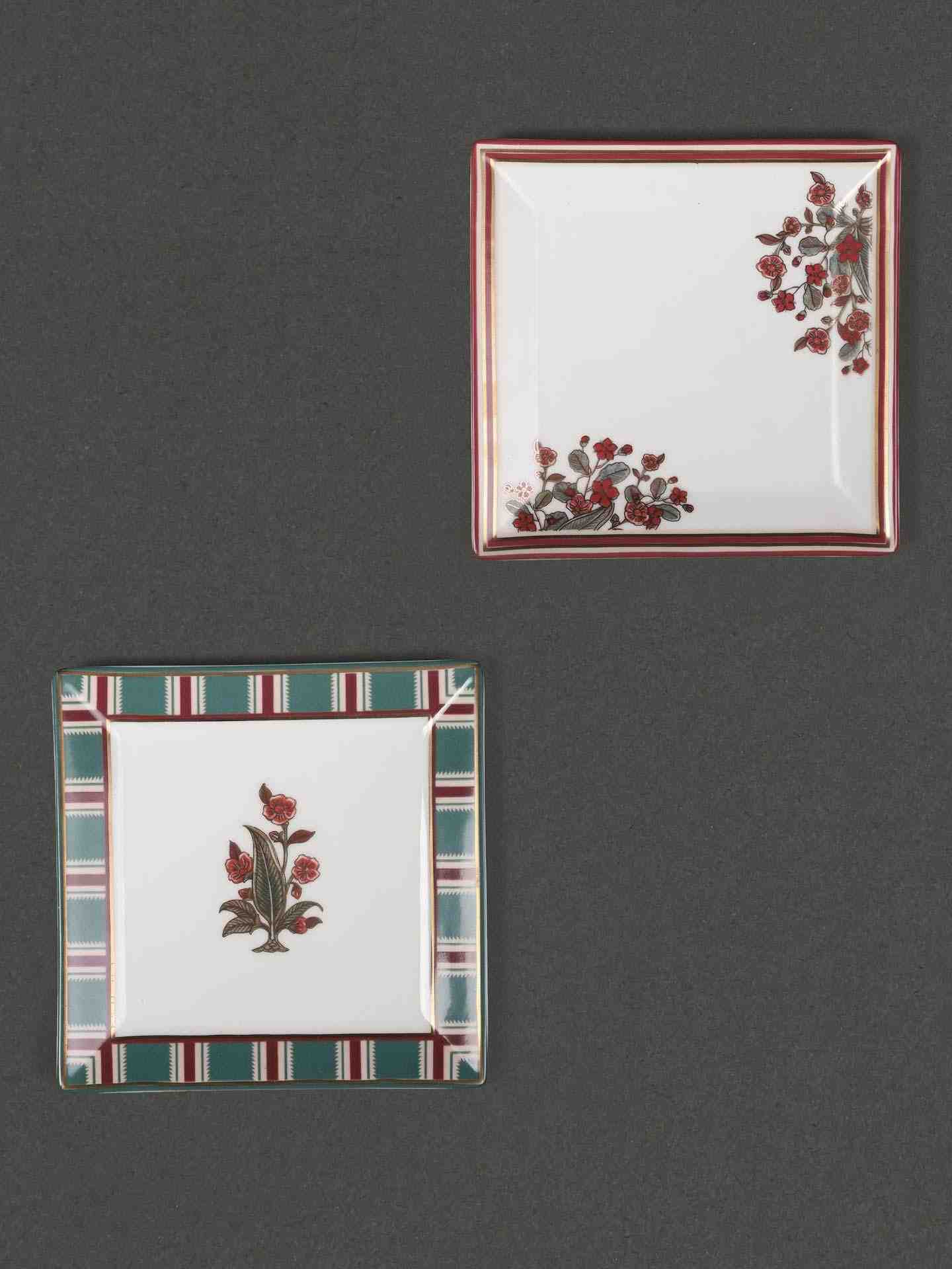 Ecru & Red Flora Glass Set (Set Of 4)