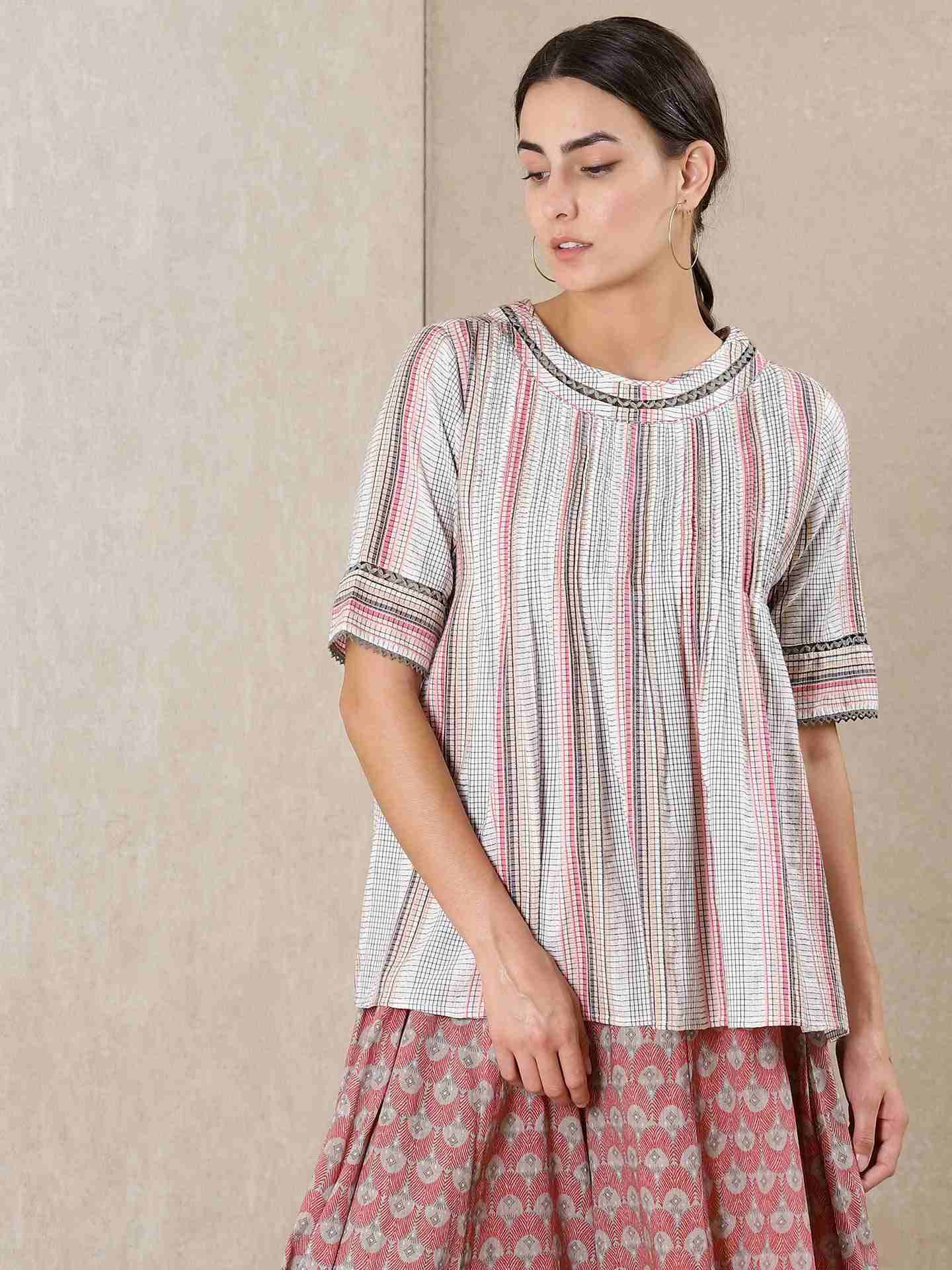 Off White Modern Minimalist Yarn-Dyed  Top