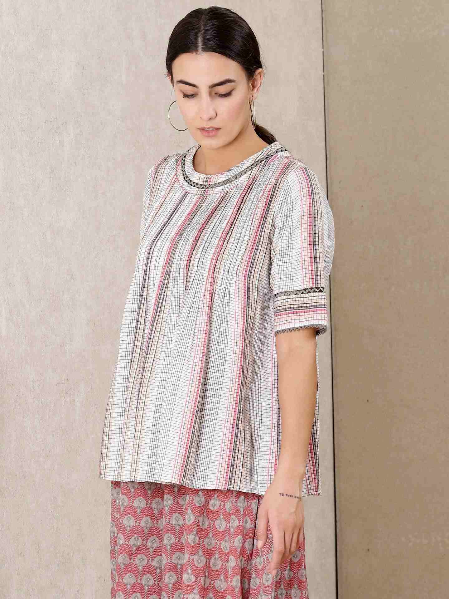 Off White Modern Minimalist Yarn-Dyed  Top