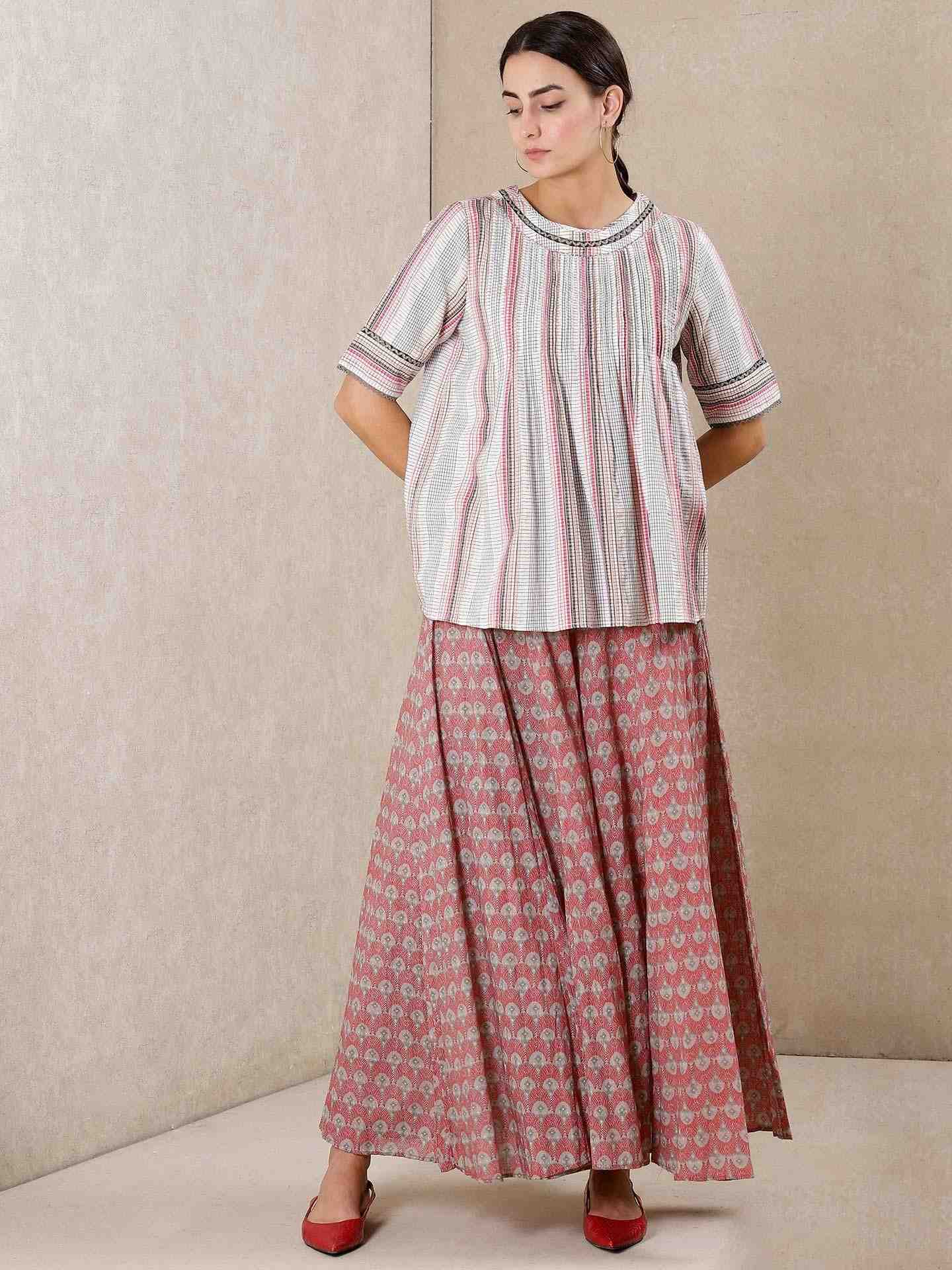 Off White Modern Minimalist Yarn-Dyed  Top