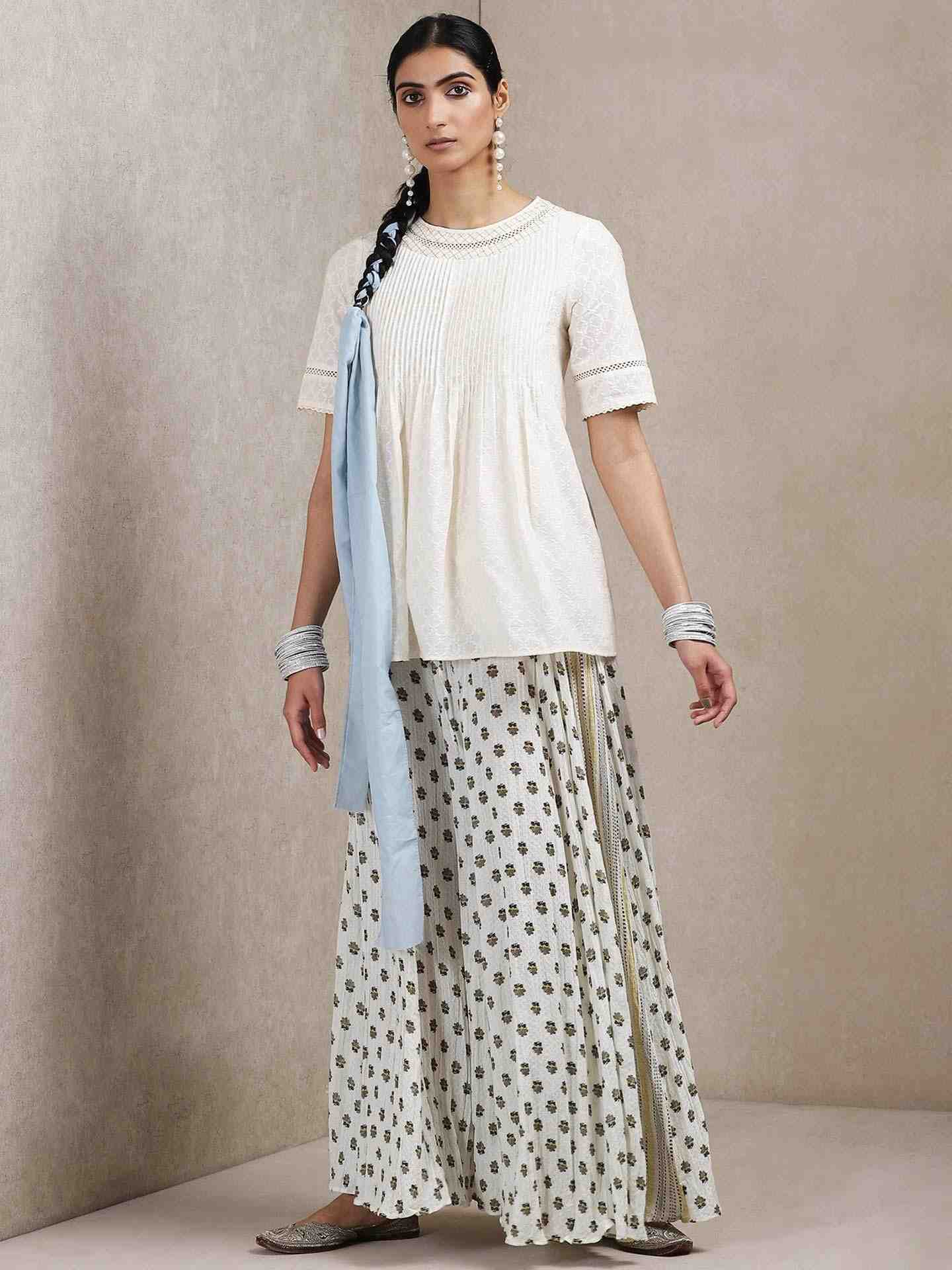 Off White Gagan Solid Cotton Kurti