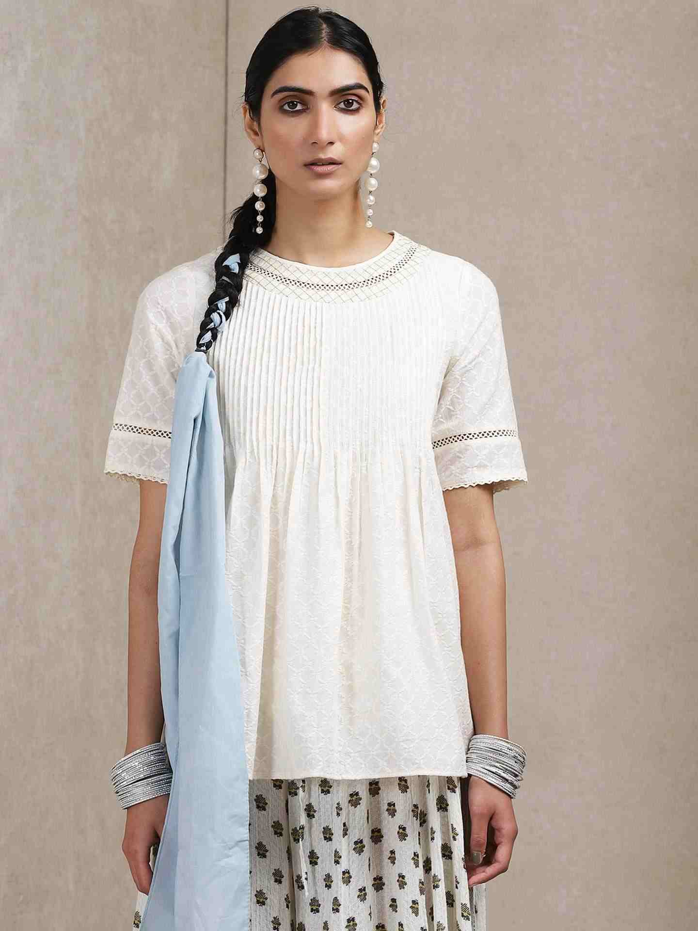 Off White Gagan Solid Cotton Kurti