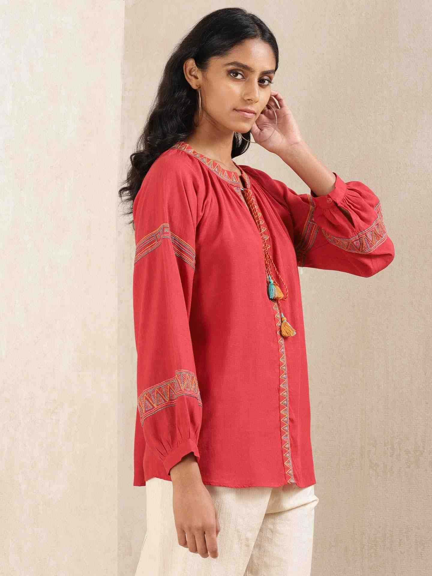 Red Quint Kurti