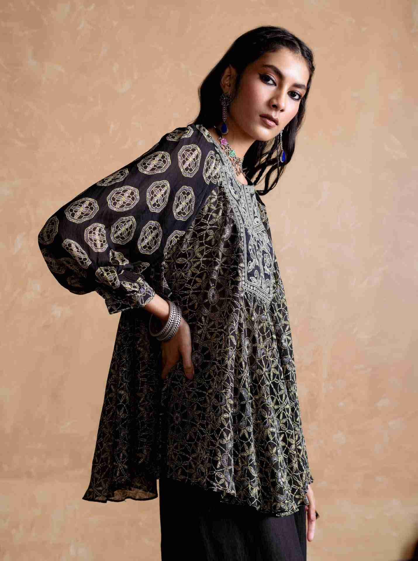 Black Saatchi Kurti