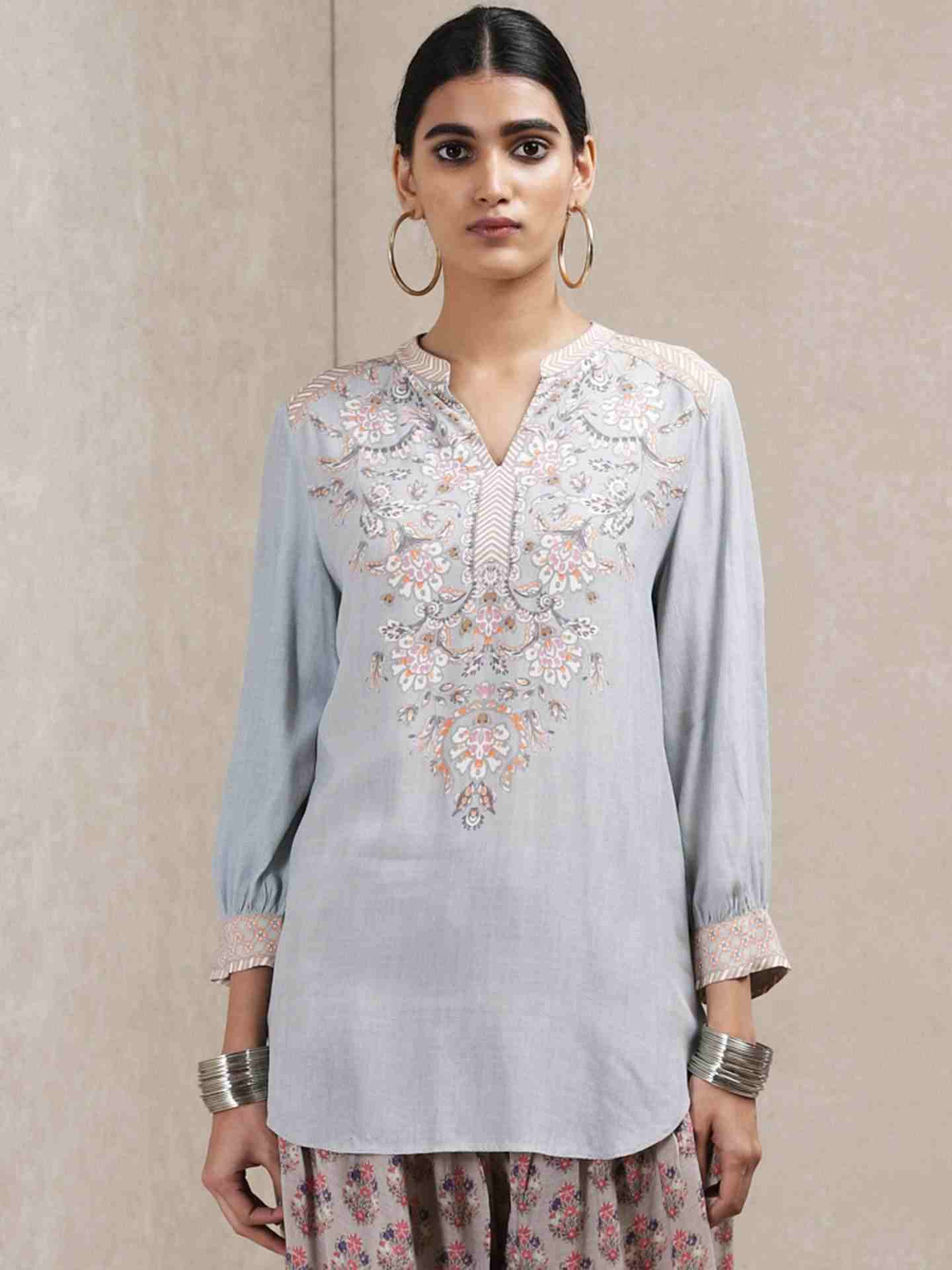 Light Grey Urja And Ulfat Crepe Kurti