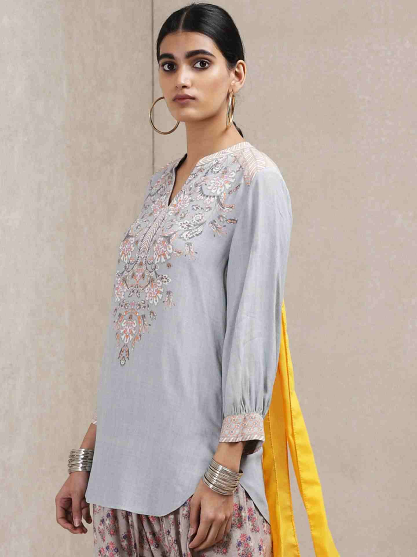 Light Grey Urja And Ulfat Crepe Kurti