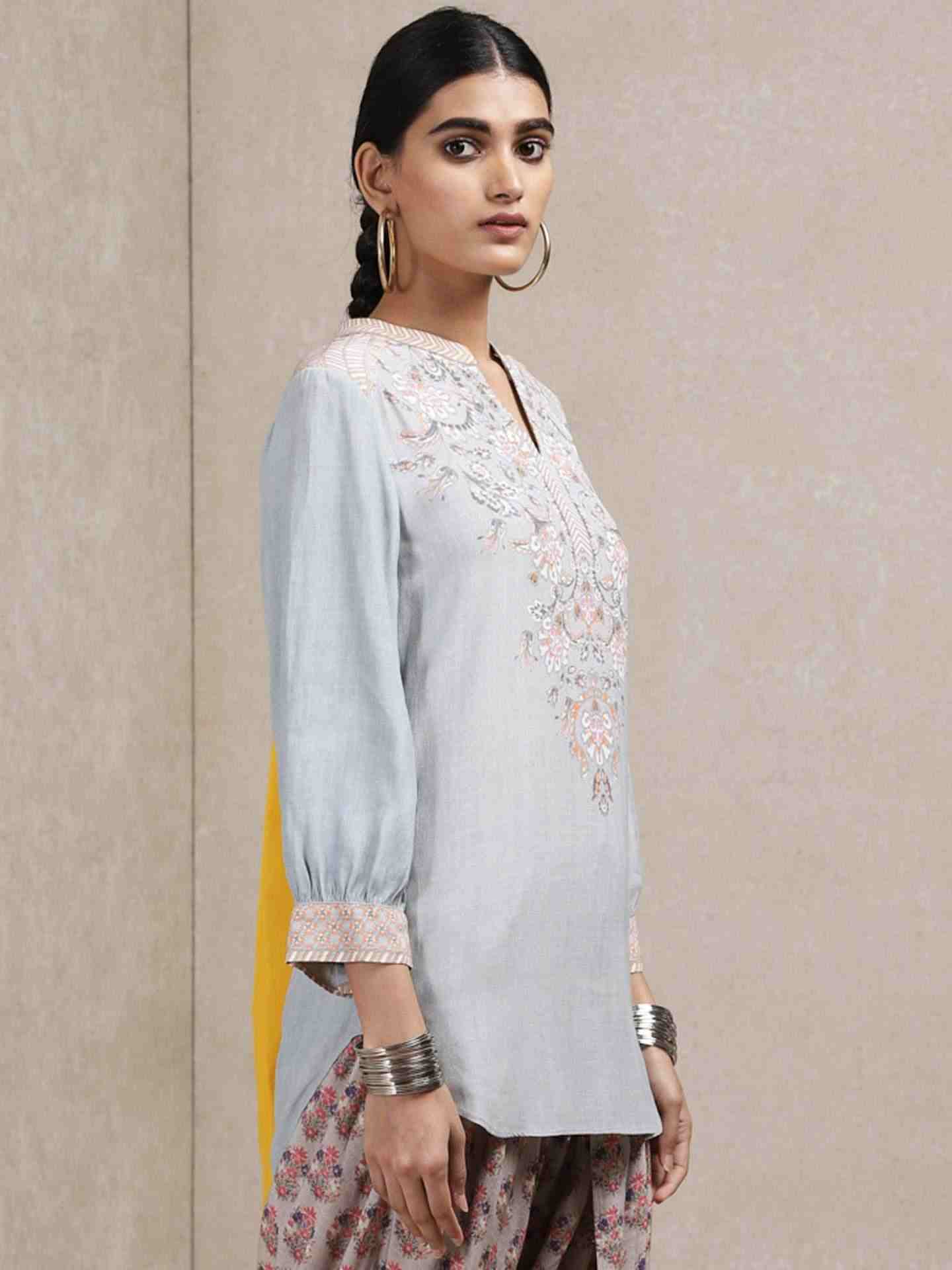 Light Grey Urja And Ulfat Crepe Kurti