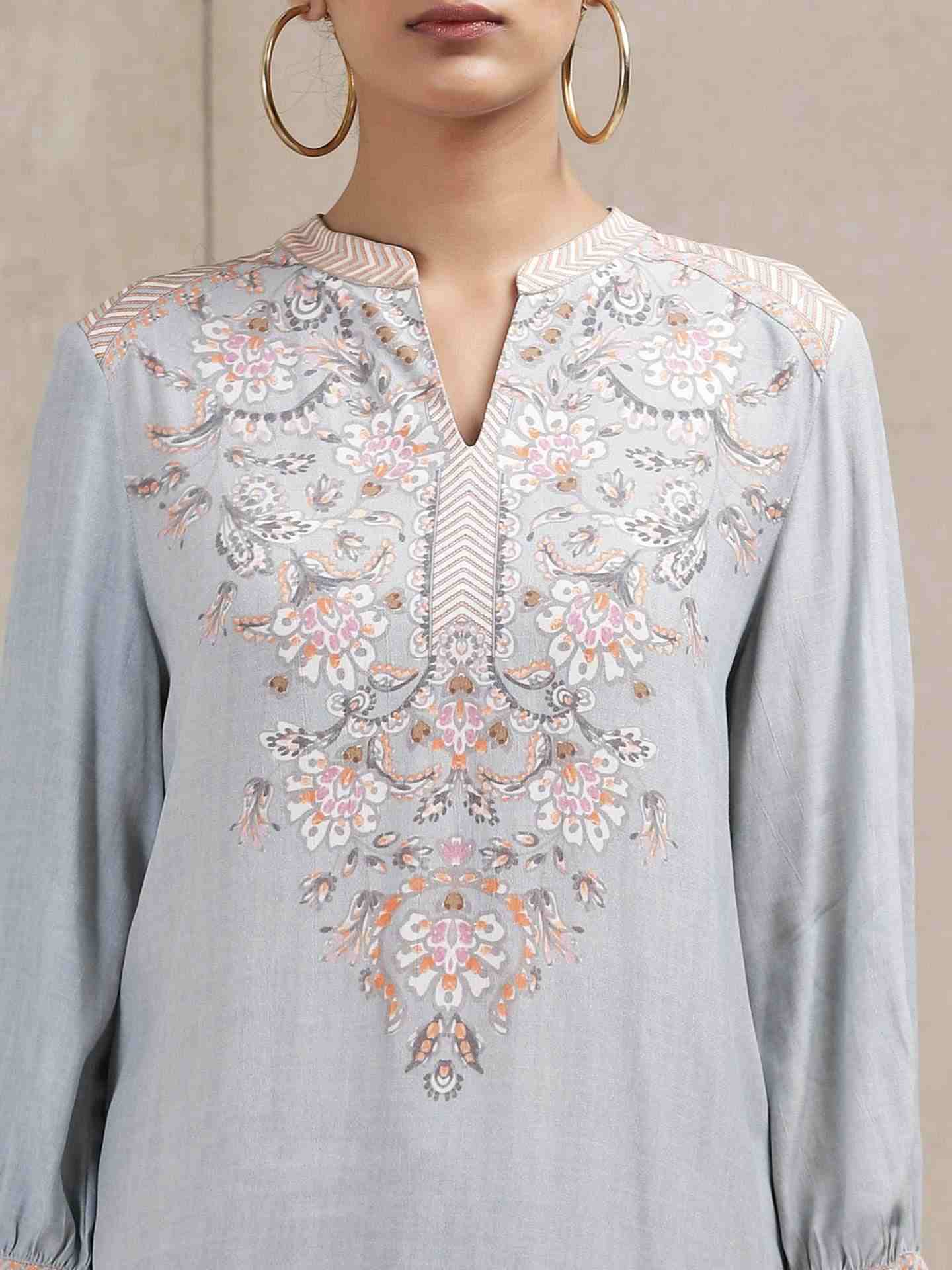 Light Grey Urja And Ulfat Crepe Kurti