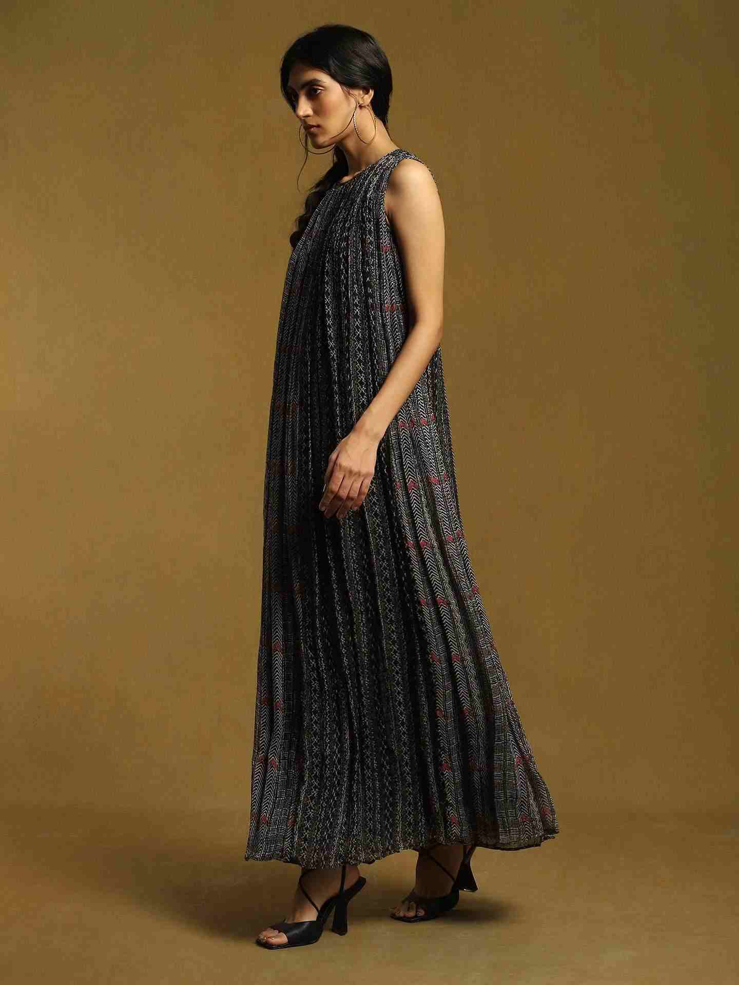 Black Sindh Shift Dress