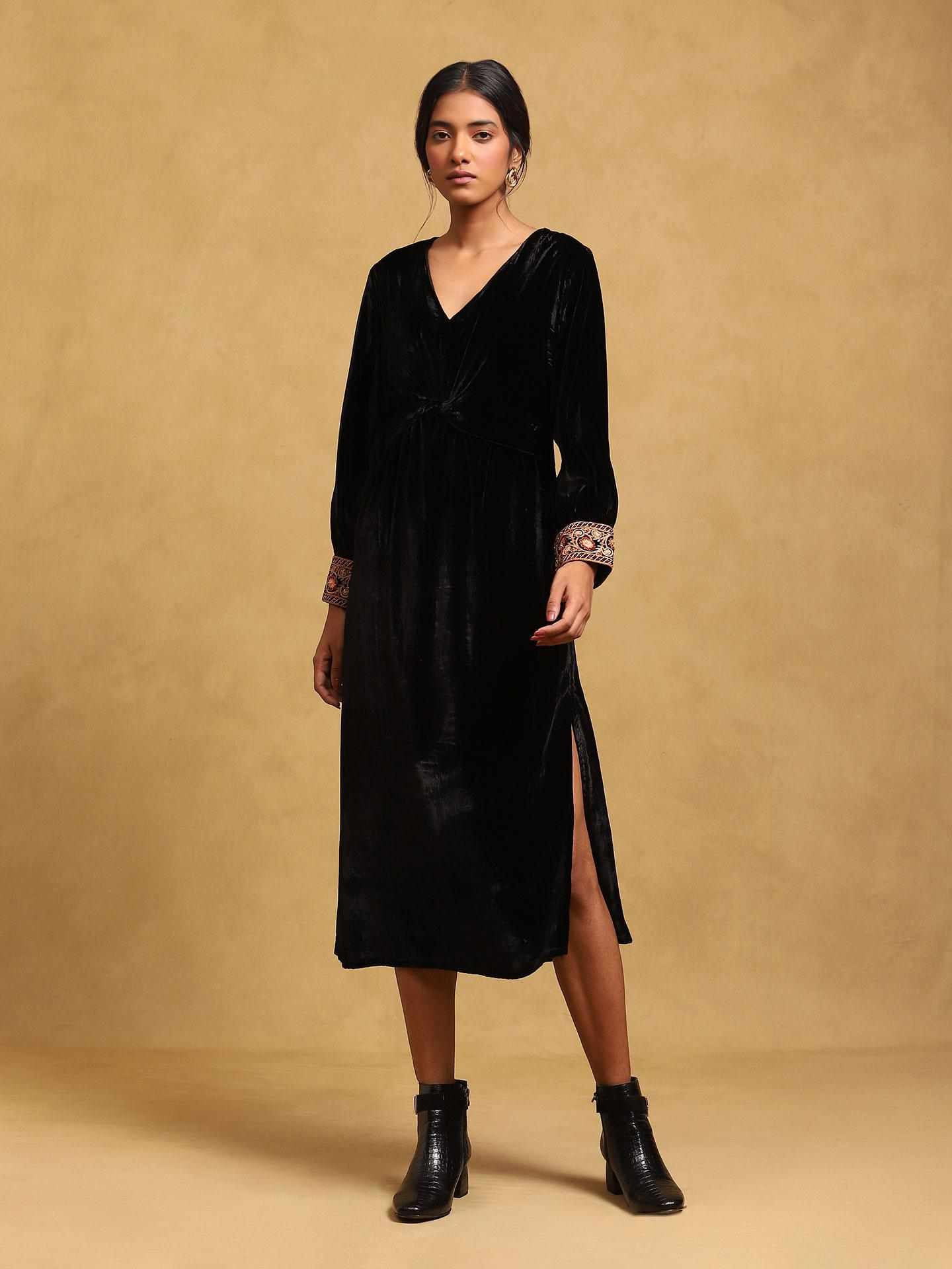 Black Sara Velvet Dress
