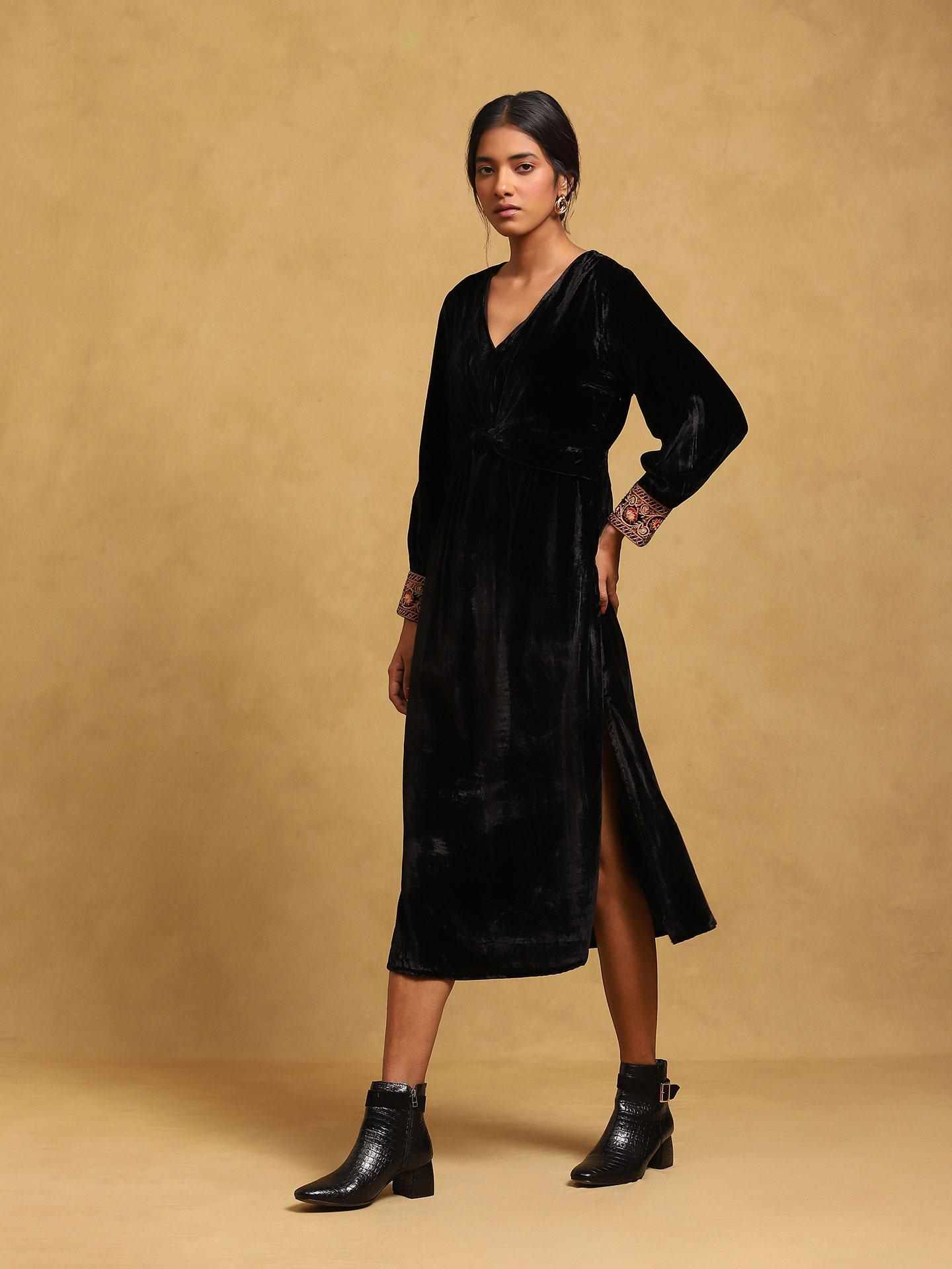 Black Sara Velvet Dress