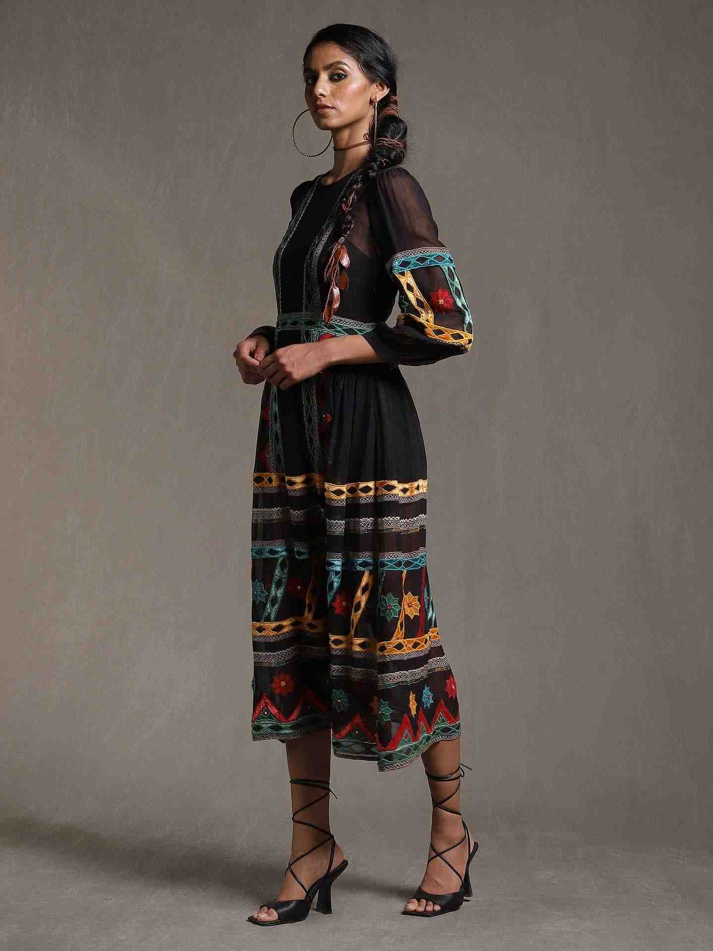 Black Shamiyana Crepe Shift Dress