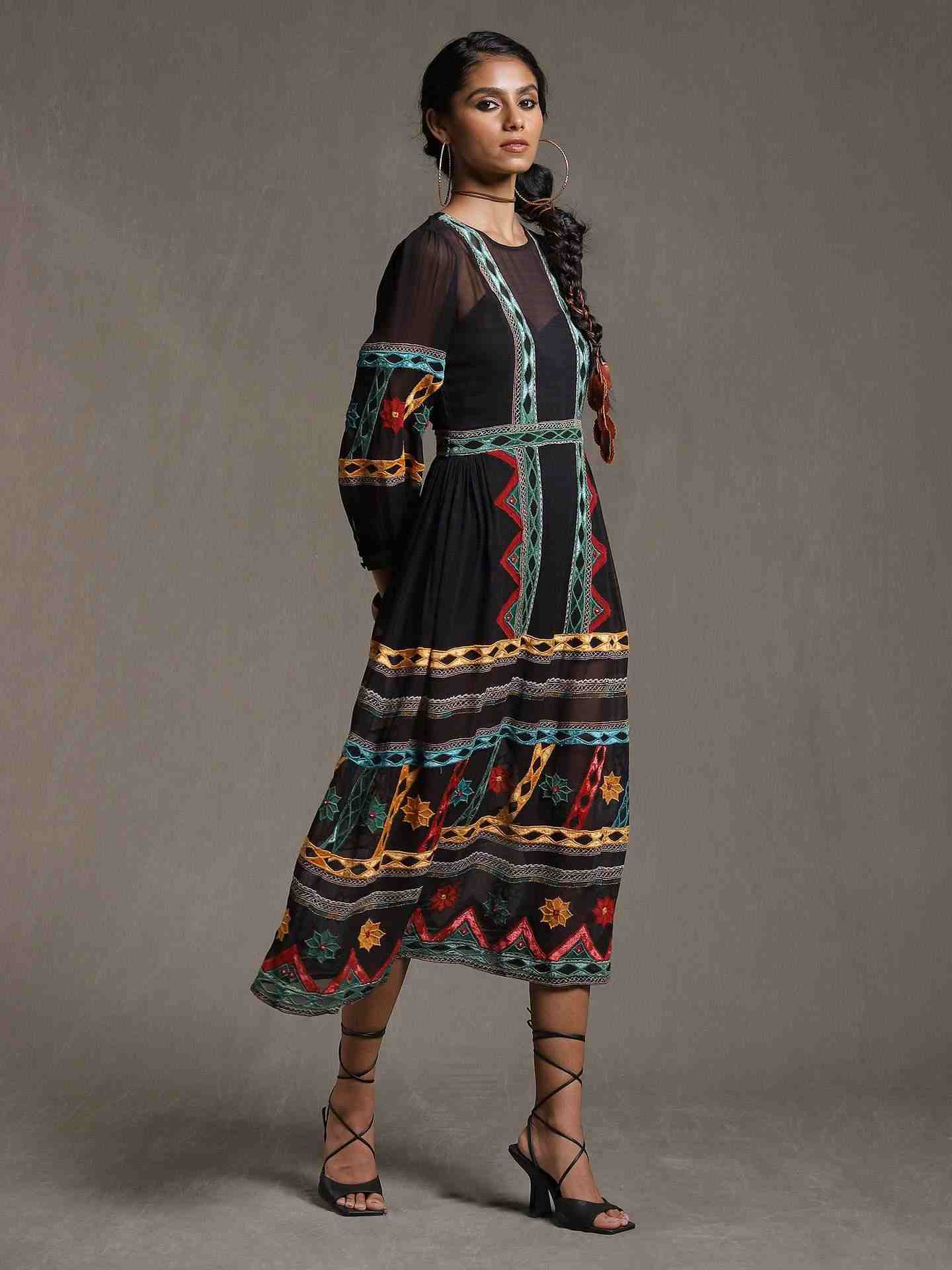 Black Shamiyana Crepe Shift Dress