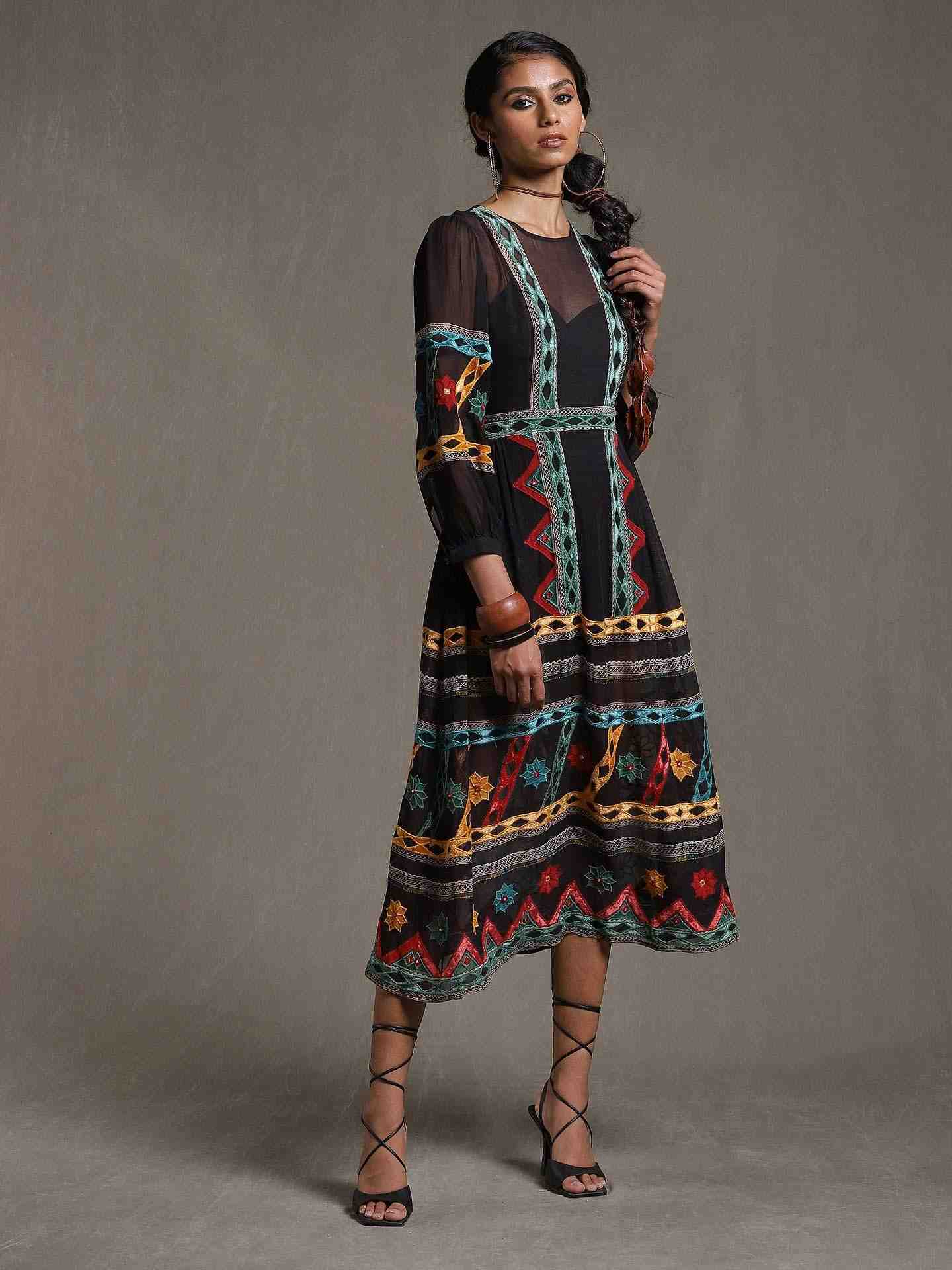 Black Shamiyana Crepe Shift Dress