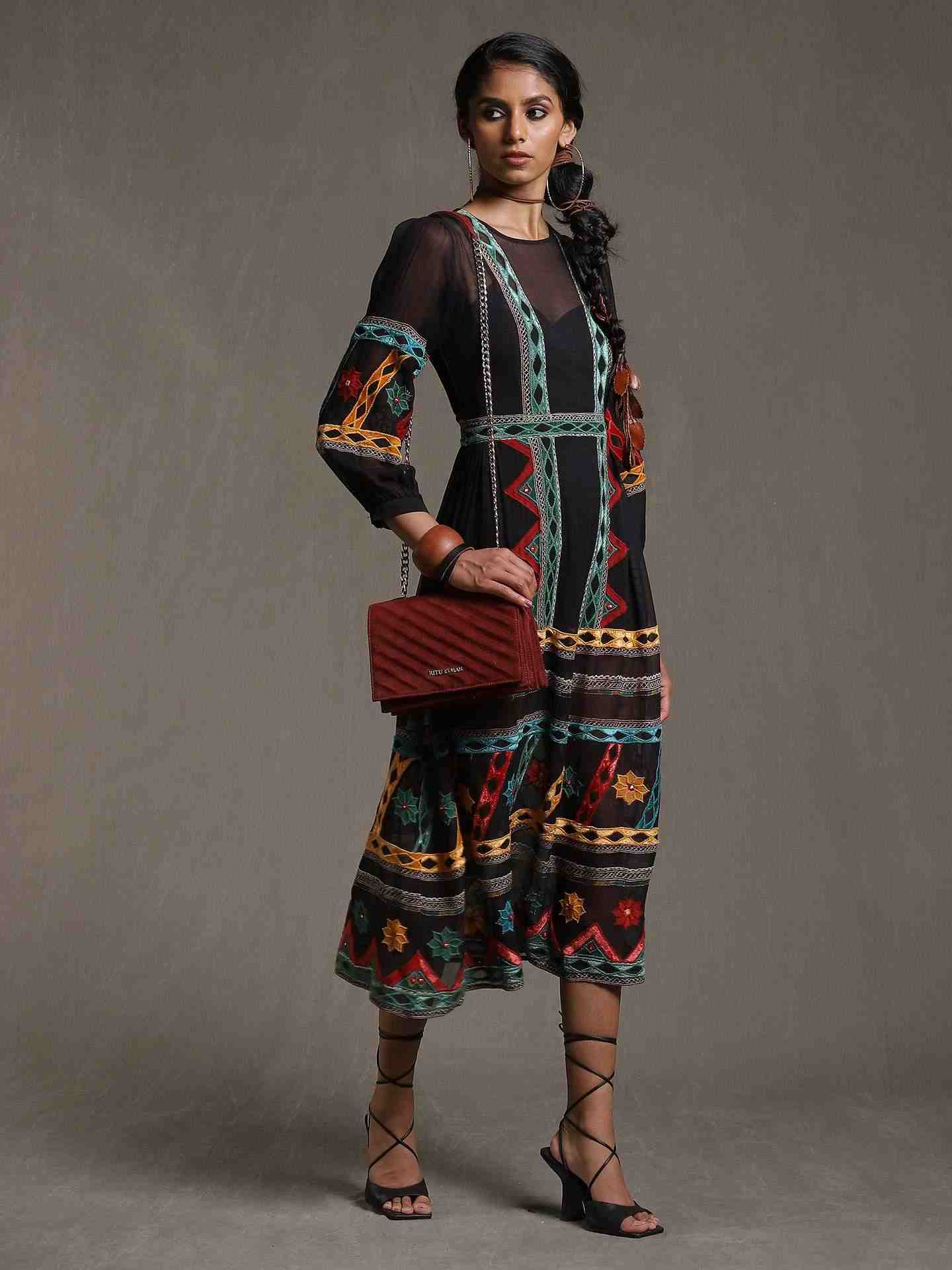 Black Shamiyana Crepe Shift Dress