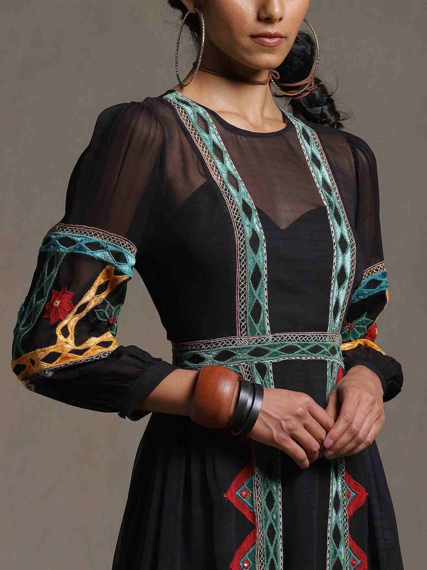 Black Shamiyana Crepe Shift Dress