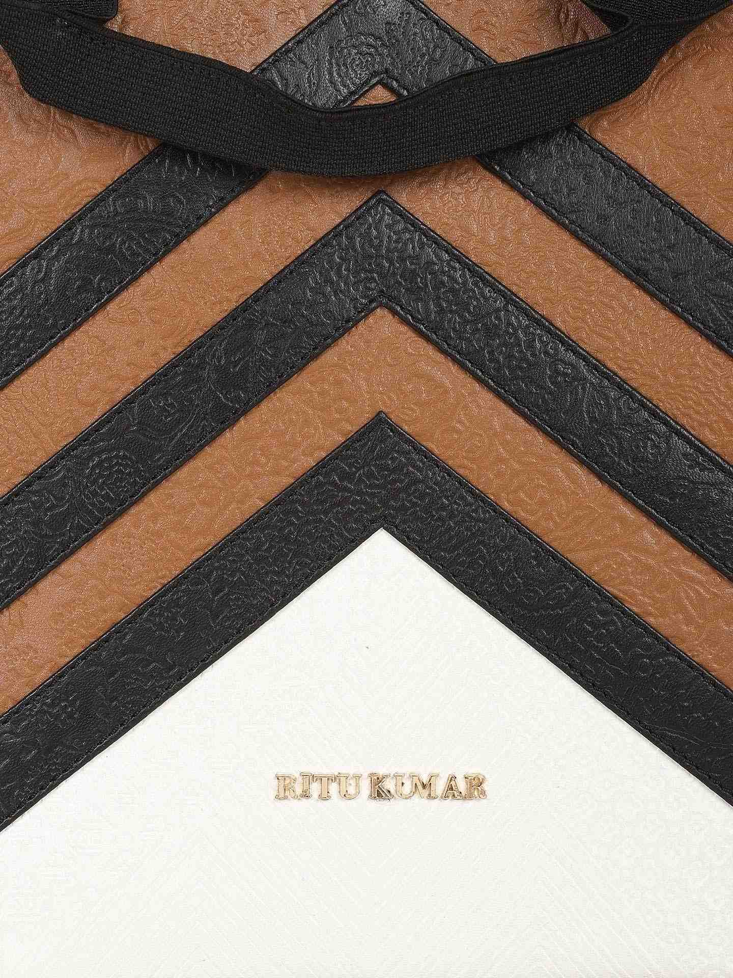 Black Scout Leather Hand-Held Bag