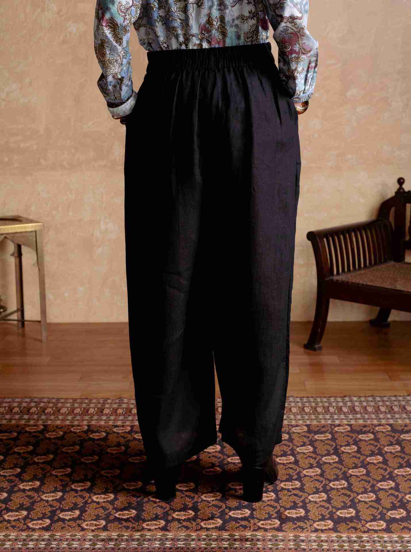 Black Essential Pants