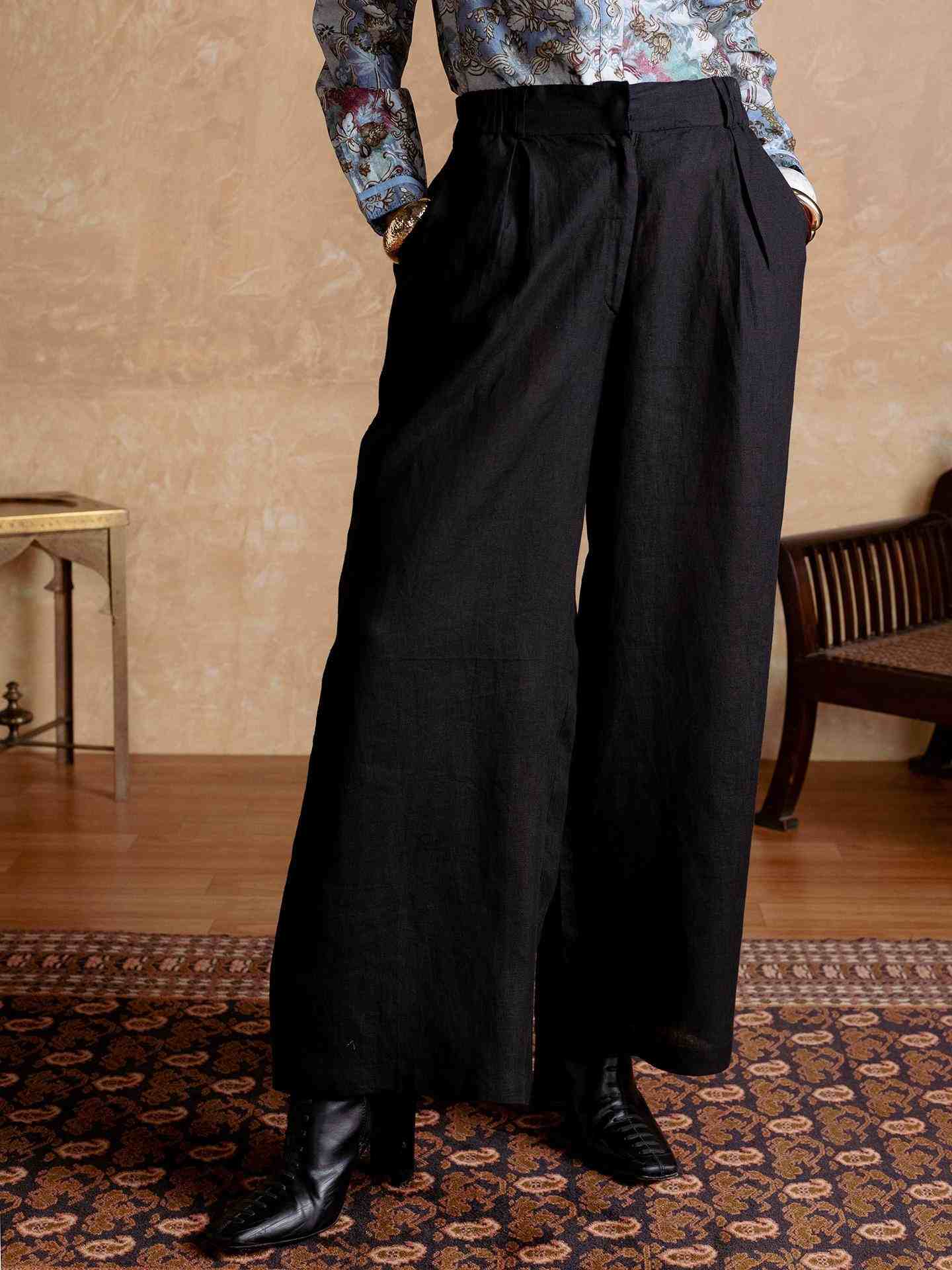 Black Essential Pants