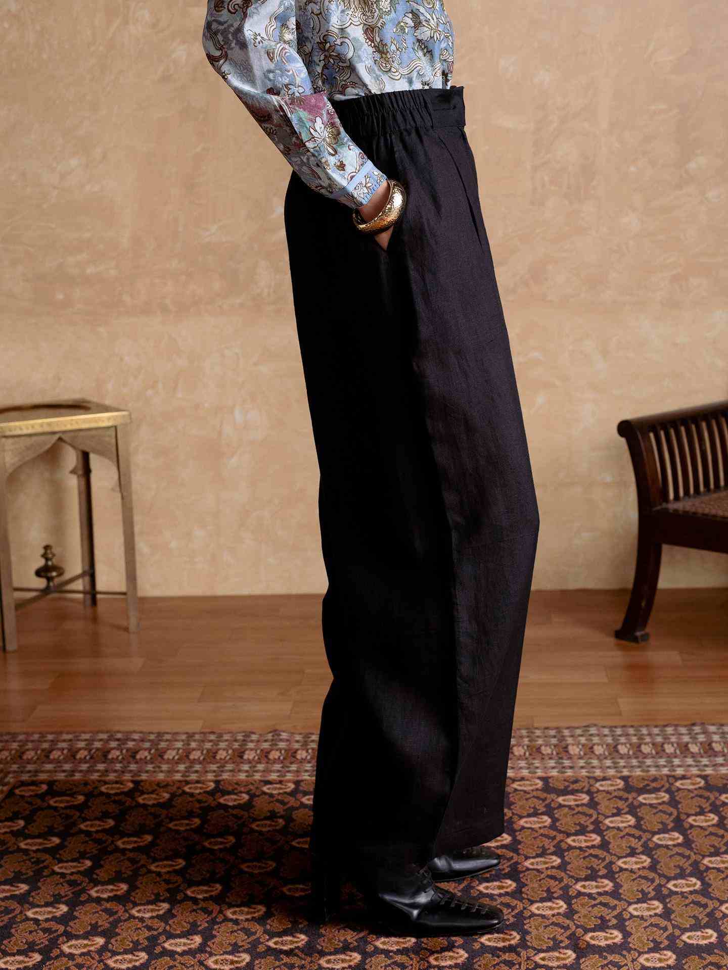 Black Essential Pants