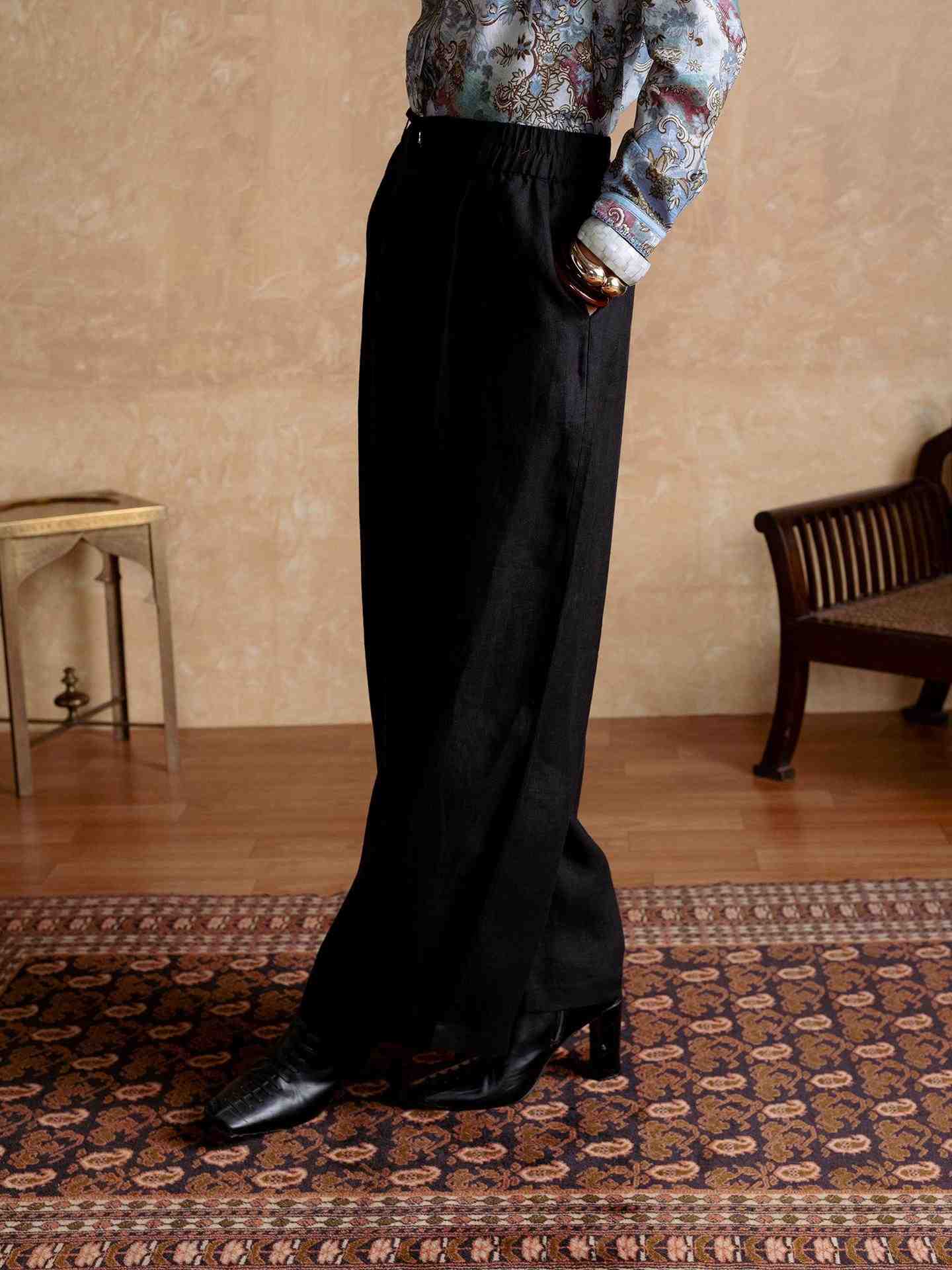 Black Essential Pants