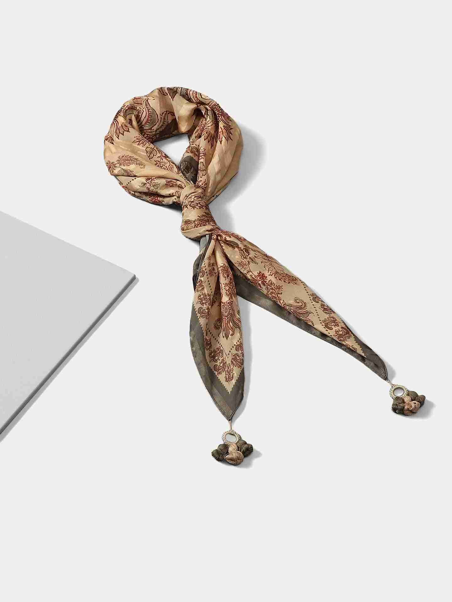 Beige Dahelia Rectangle Scarf