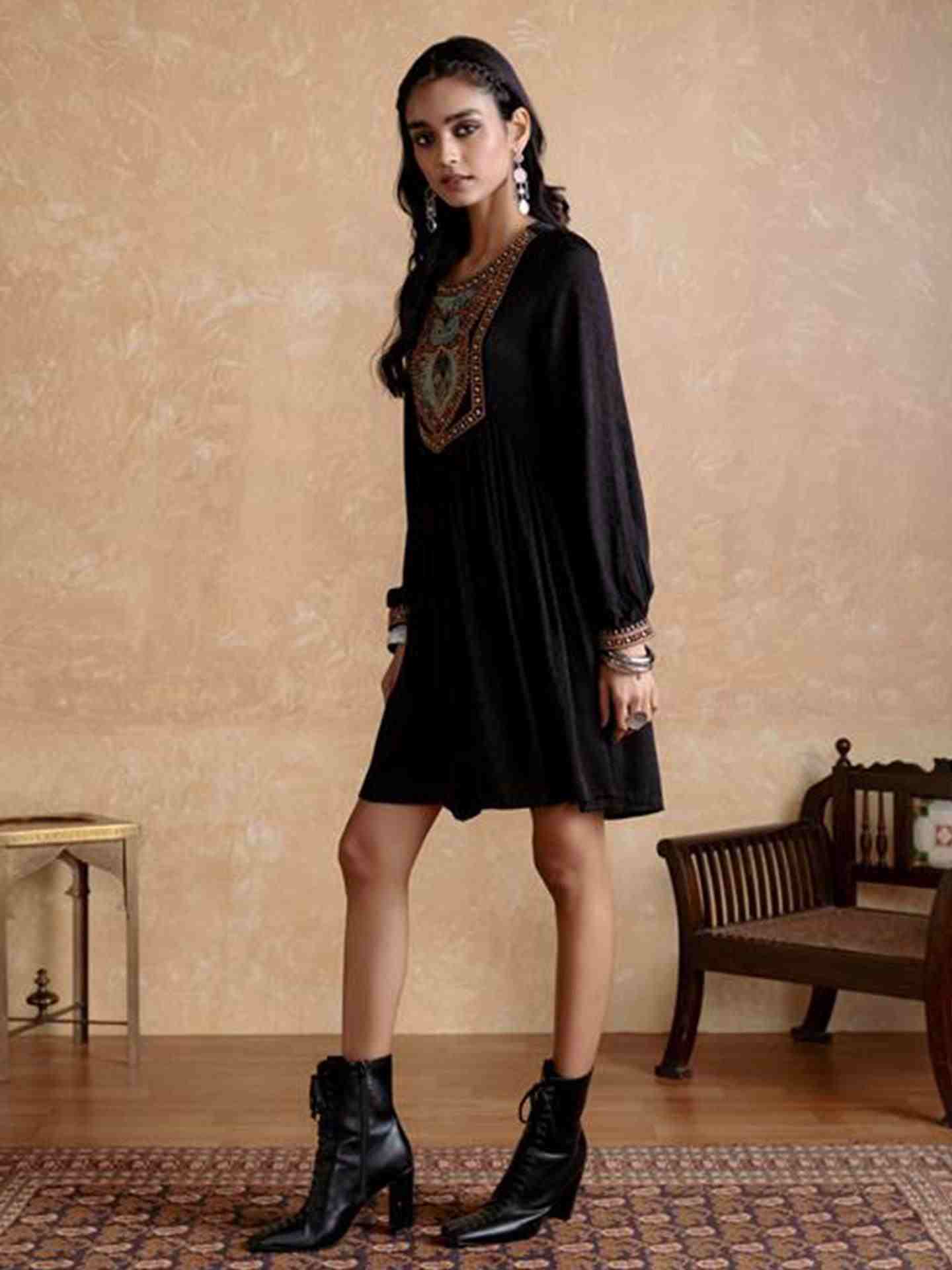 Black Arith Solid Top