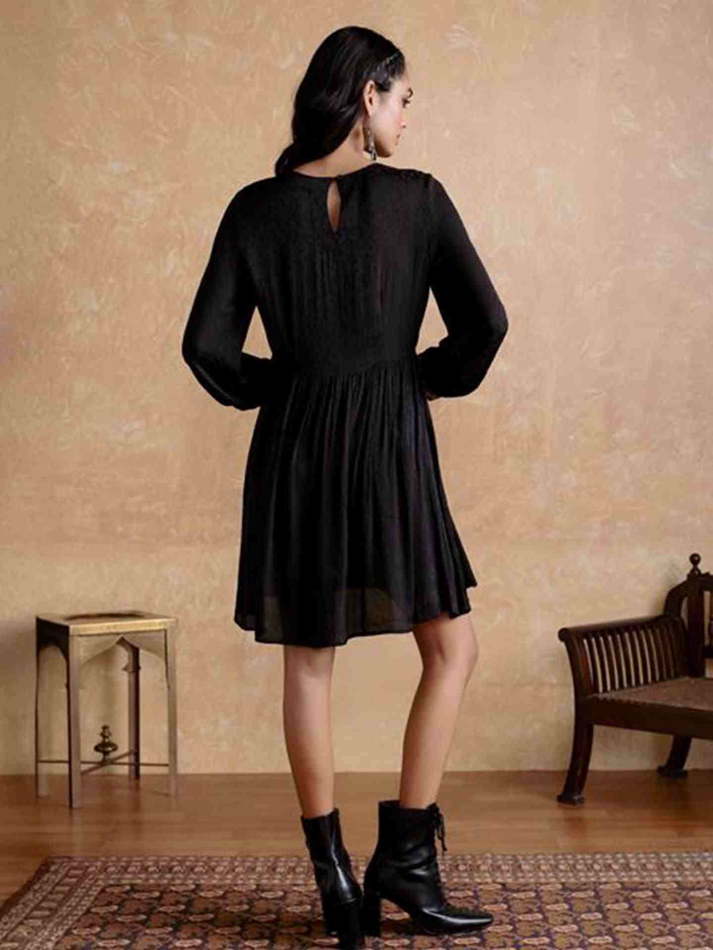 Black Arith Solid Top