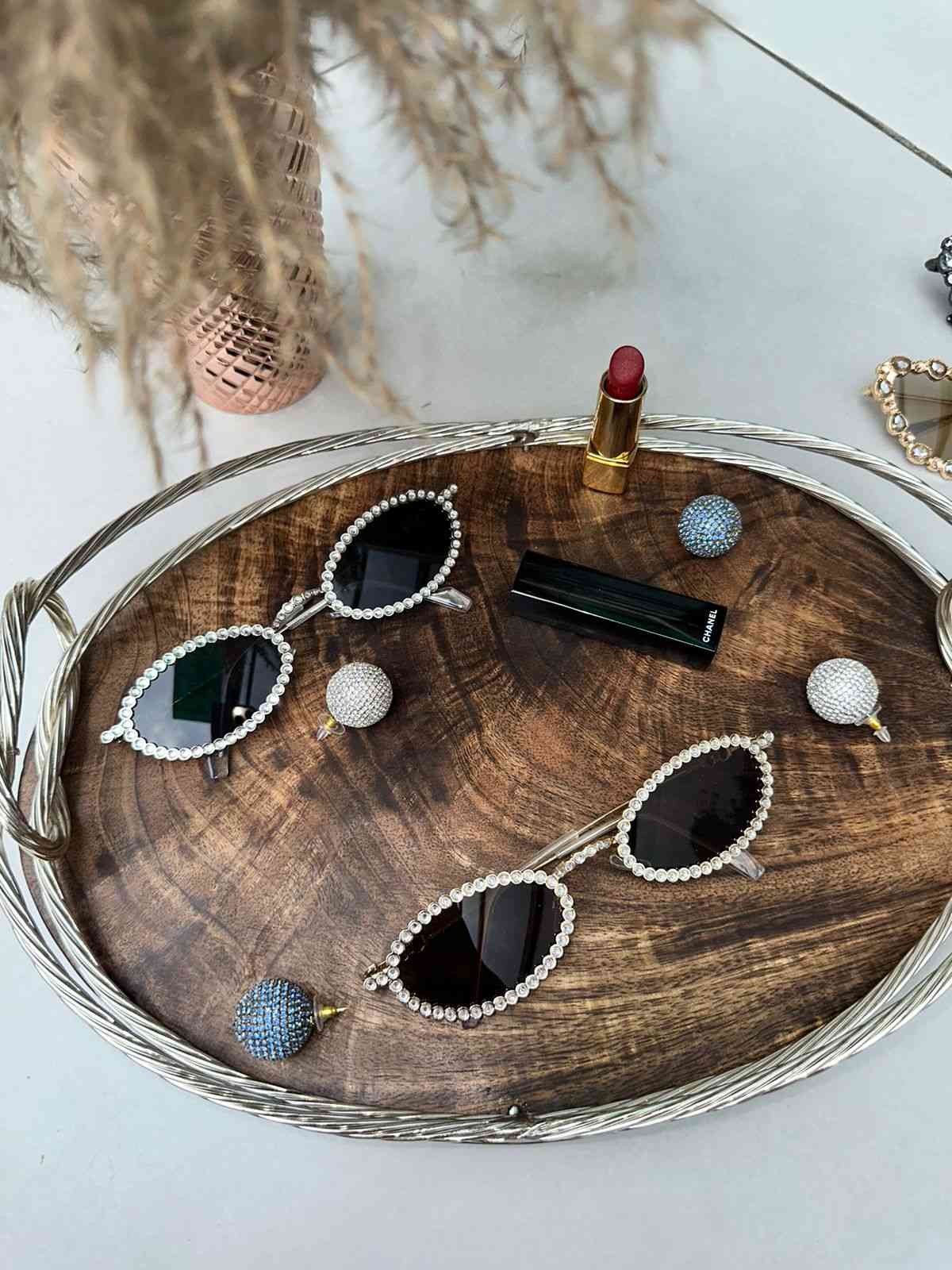 SUNGLASSES