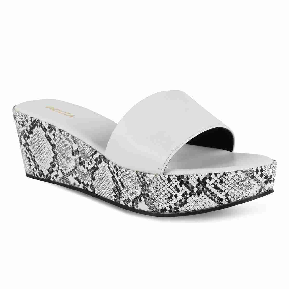 WHITE SINGLE STRAP SNAKE PRINT WEDGE