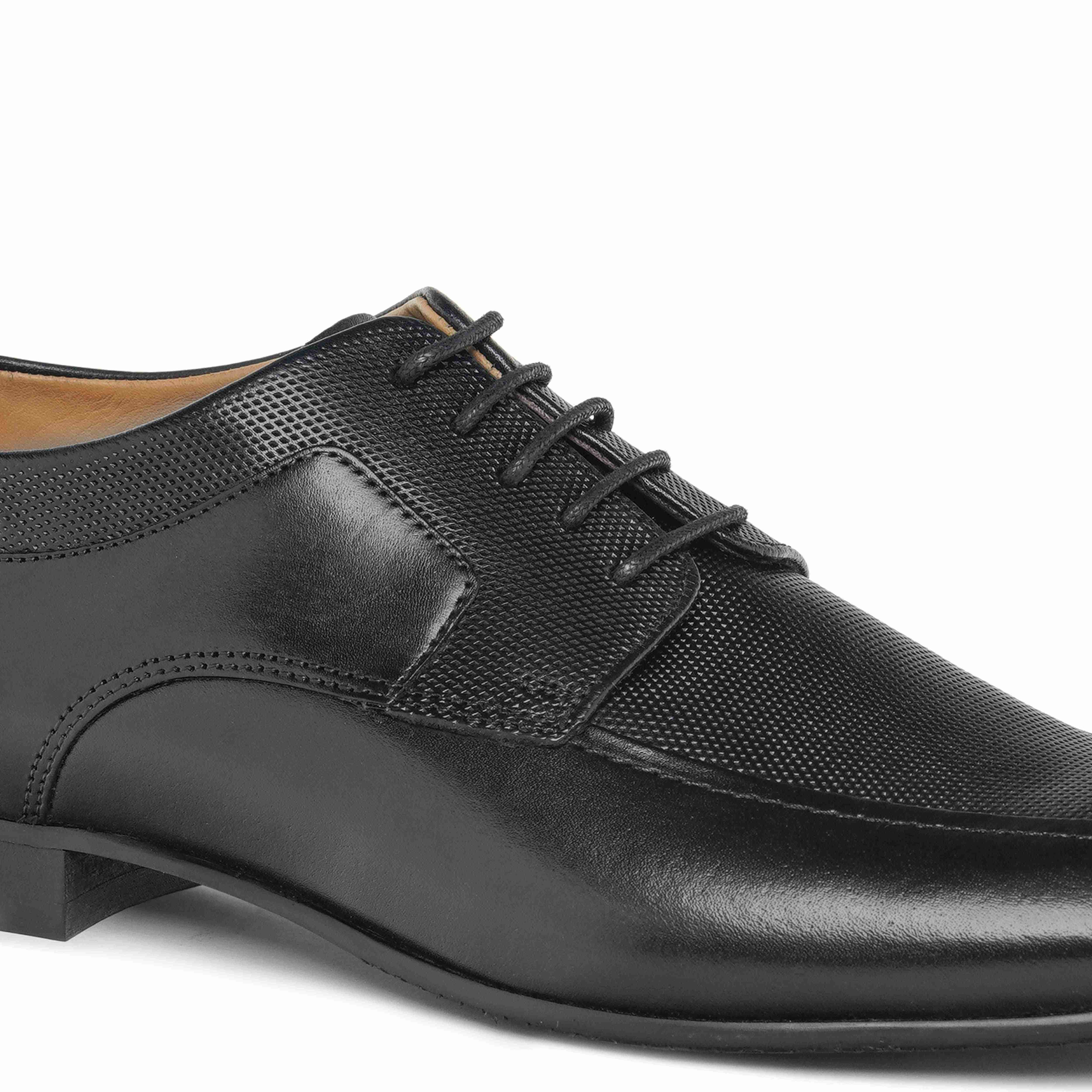 The Lando Ruosh Men Black Bicycle-Cut Lace-Up