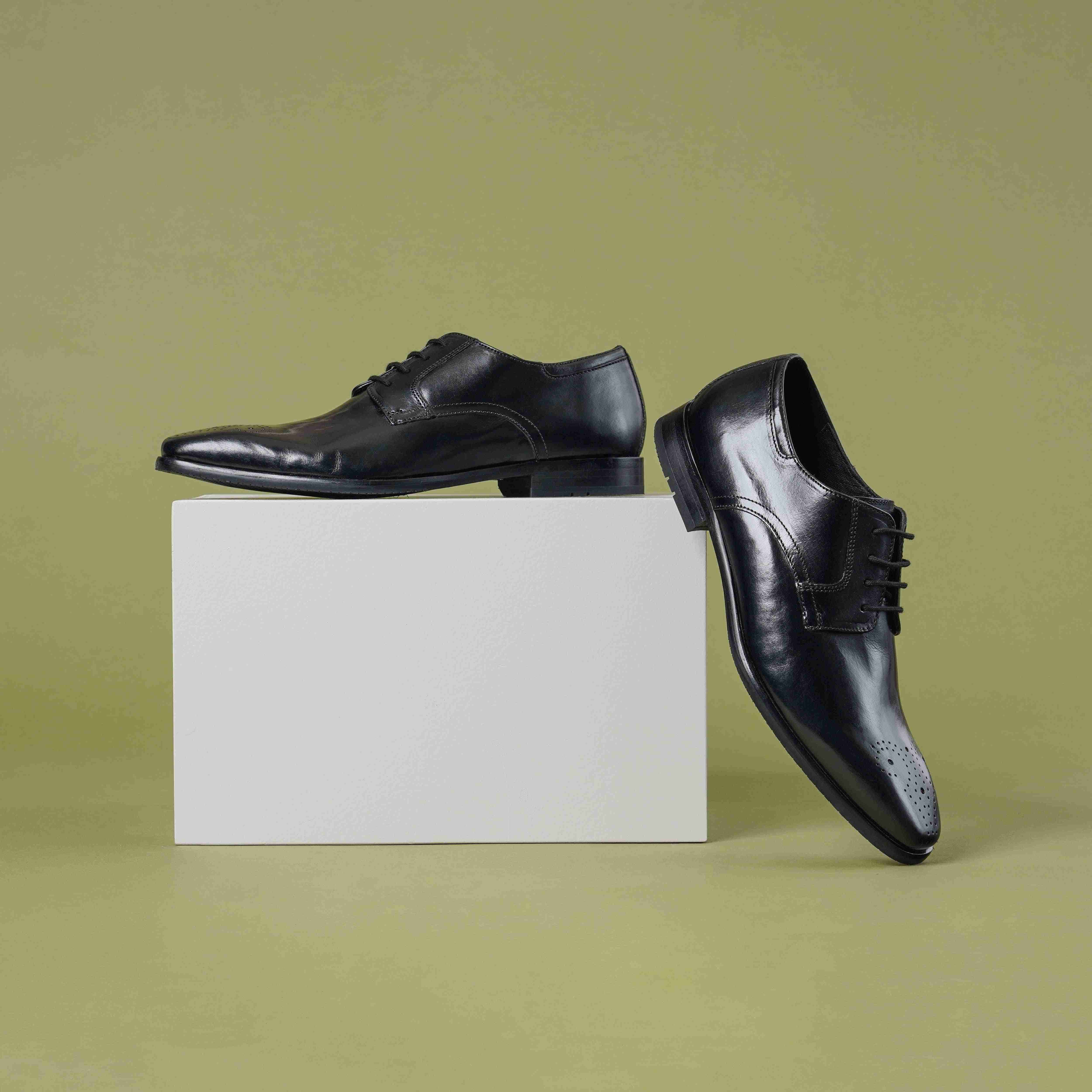 The Alba Ruosh Men Black Formal Lace-Up