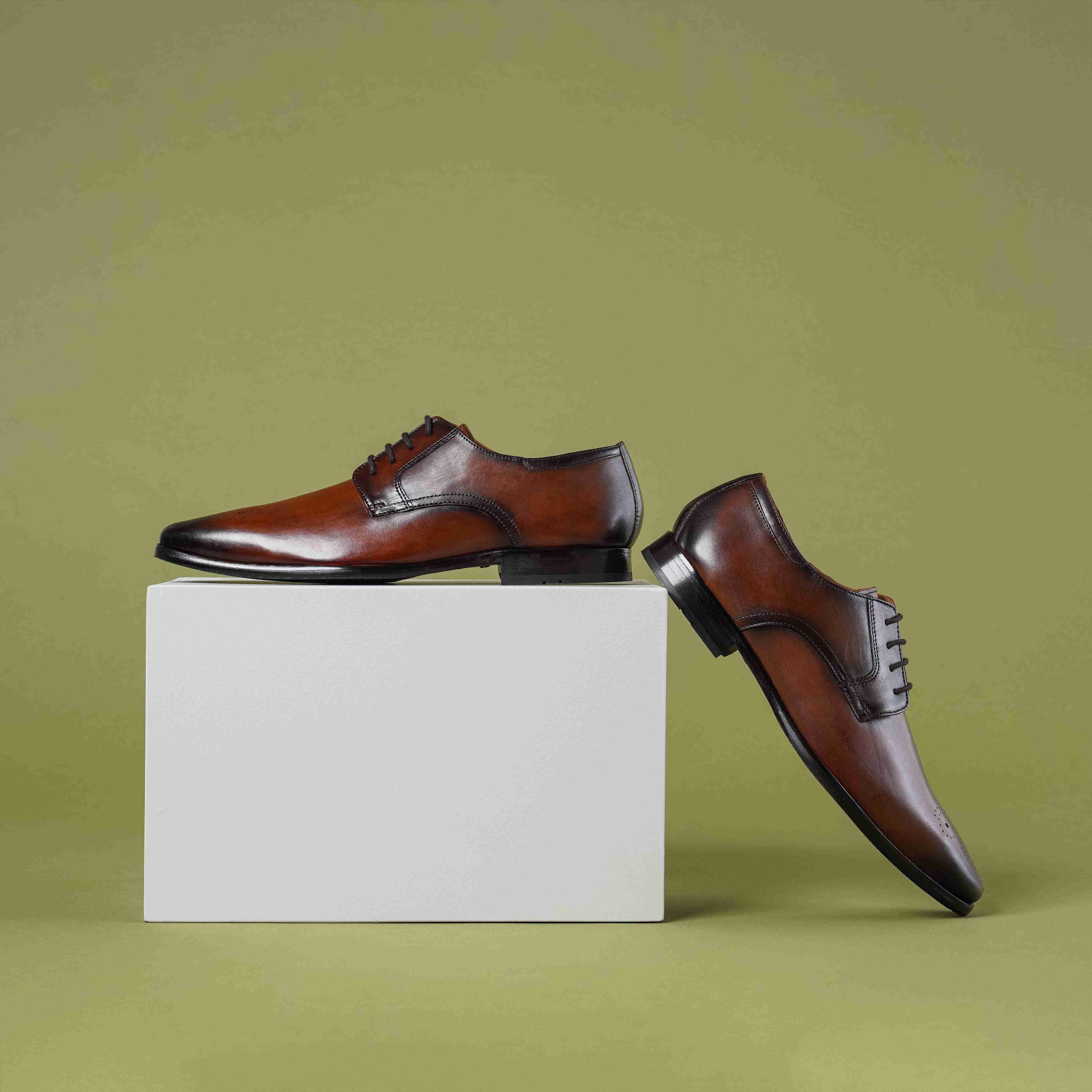 The Alba Ruosh Men Tan Formal Lace-Up