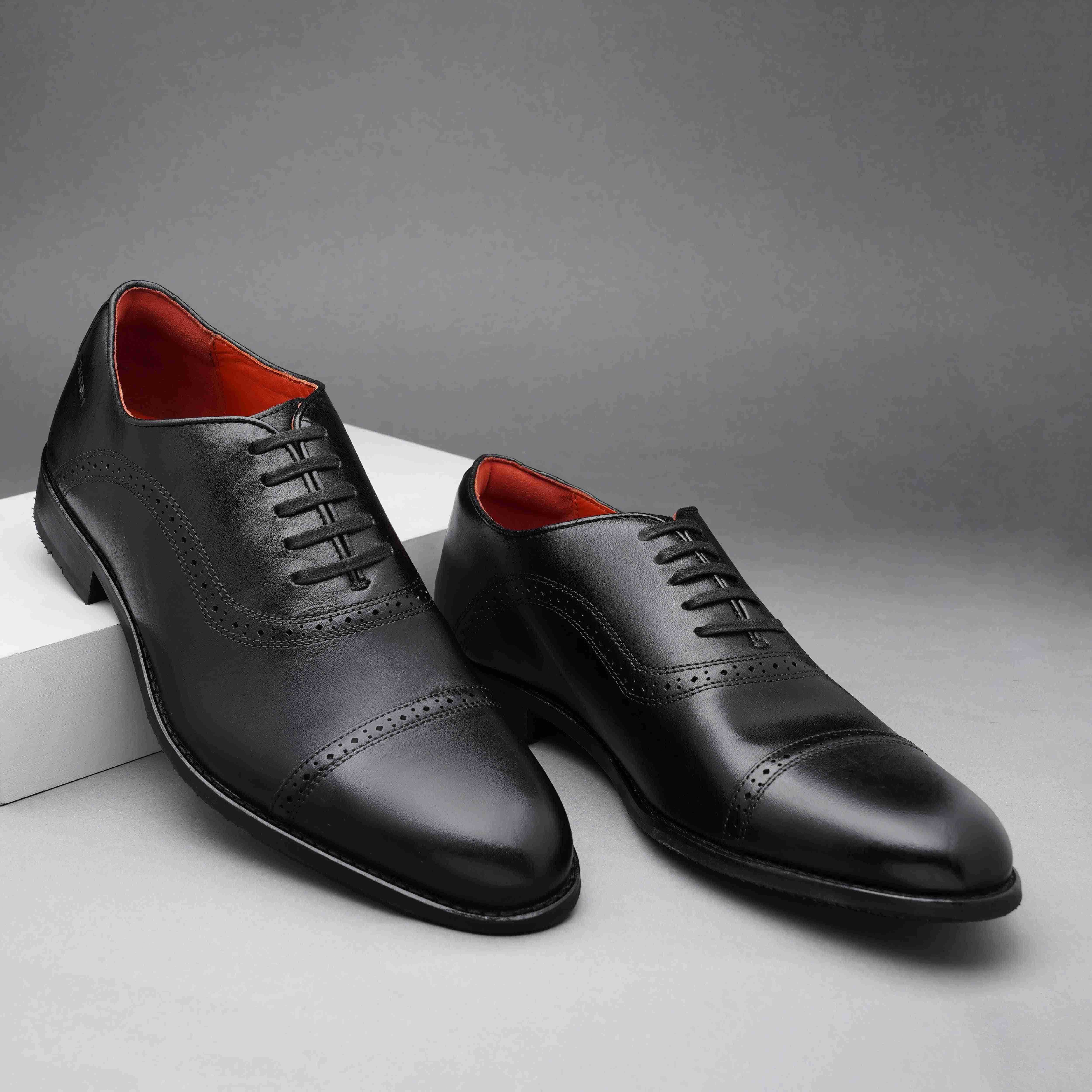 The Todd Ruosh Men Black Classic Oxford Brogue