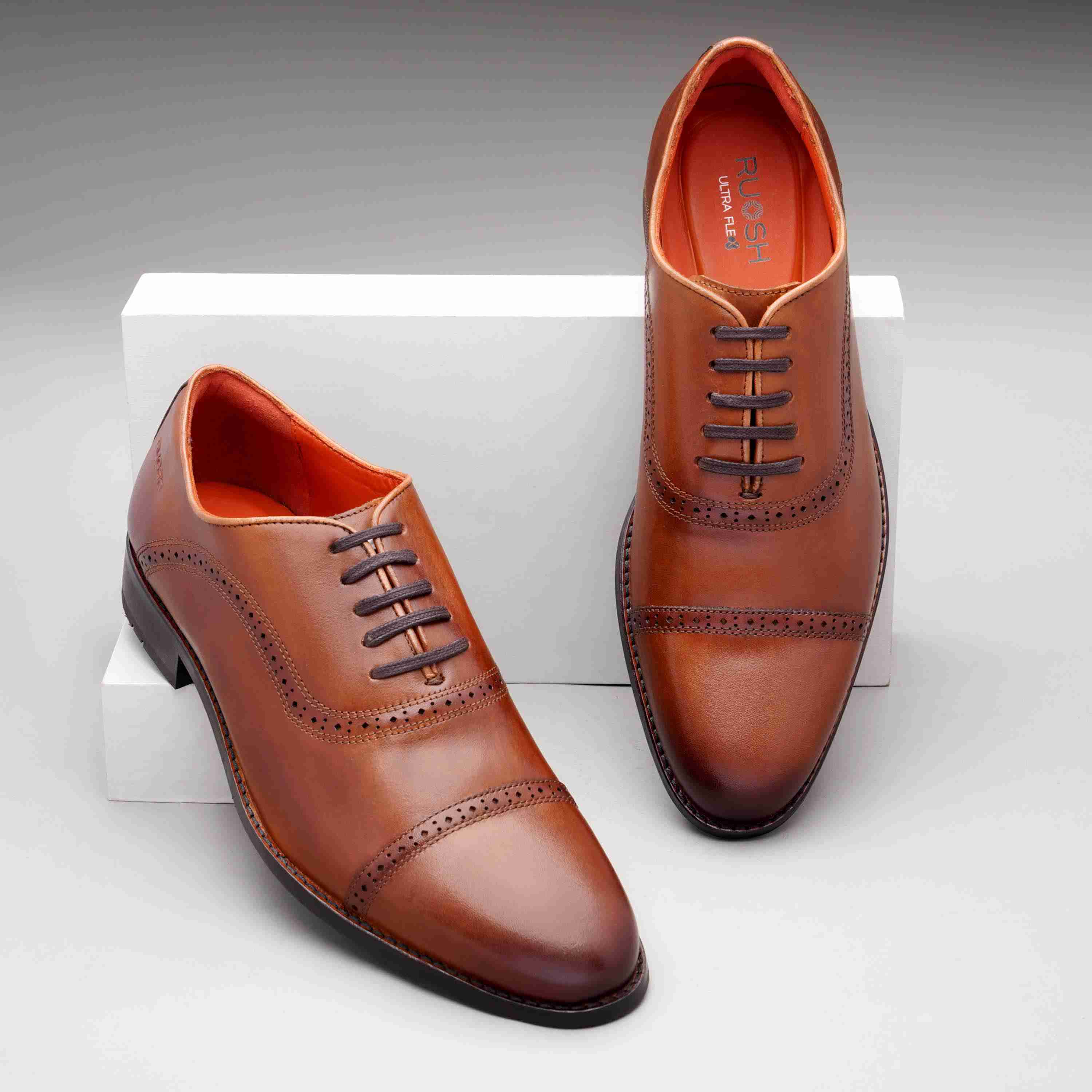 The Todd Ruosh Men Tan Classic Oxford Brogue
