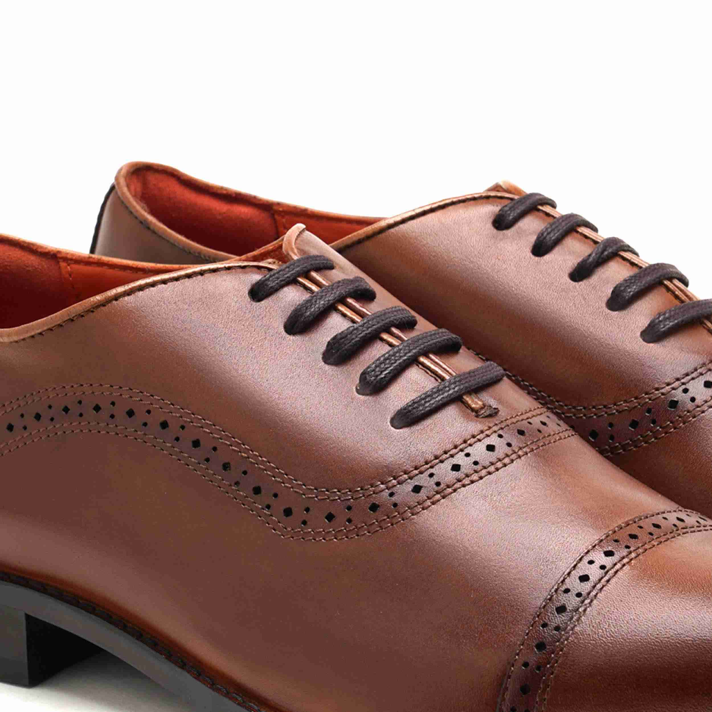 The Todd Ruosh Men Tan Classic Oxford Brogue