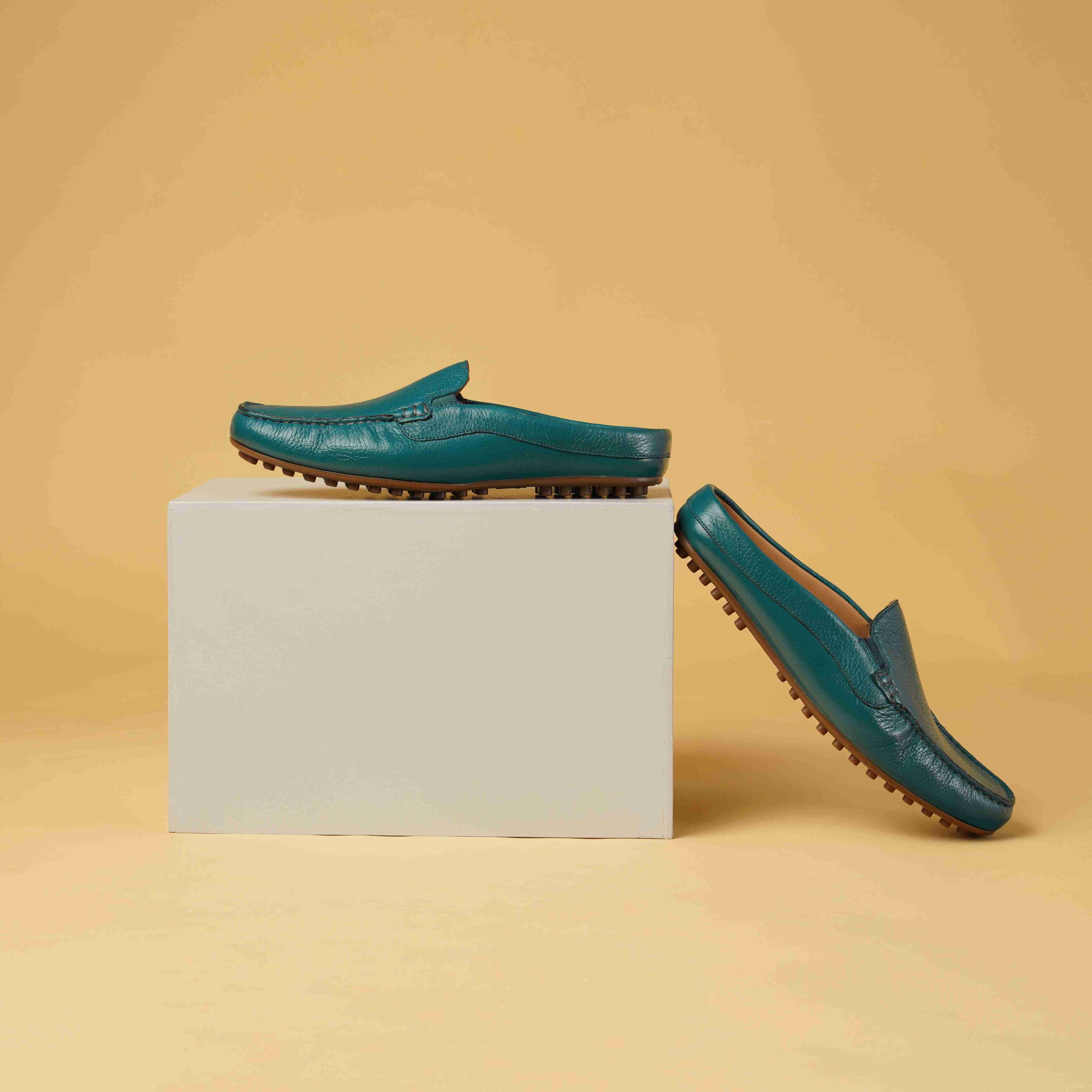 The Seti Ruosh Men Turquoise Soft Leather Mule