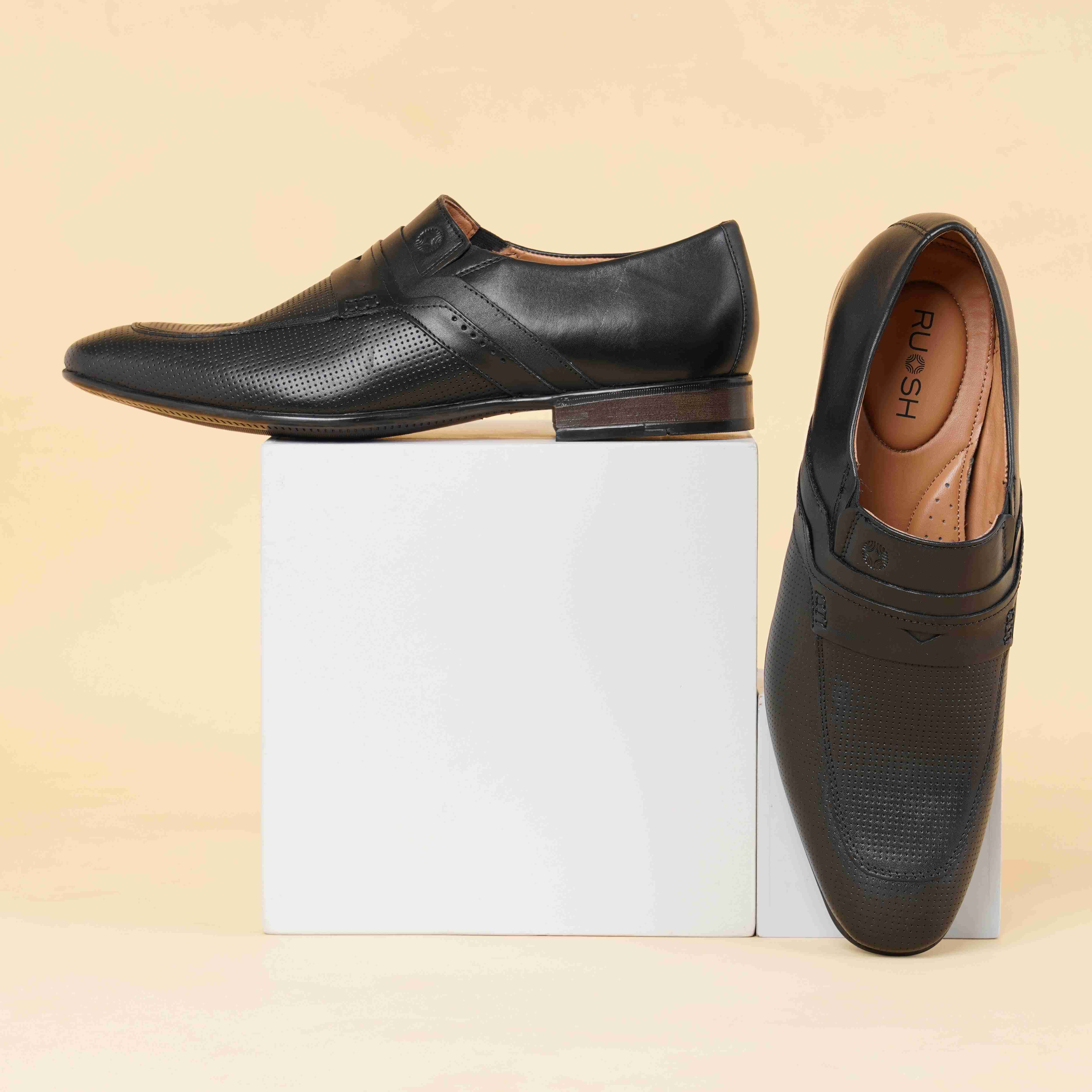 The Mattia Ruosh Men Black Formal Slip-On