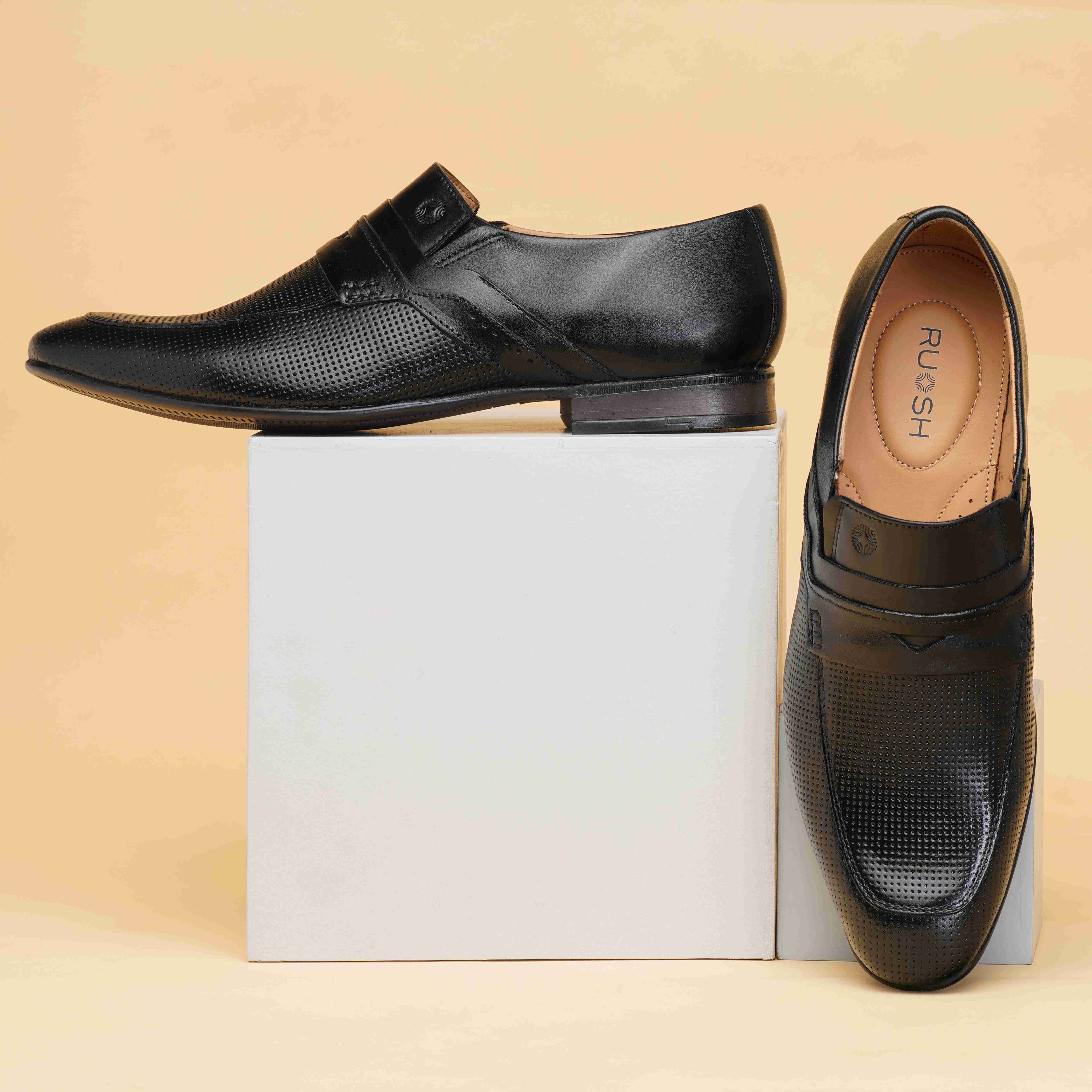 The Mattia Ruosh Men Black Formal Slip-On