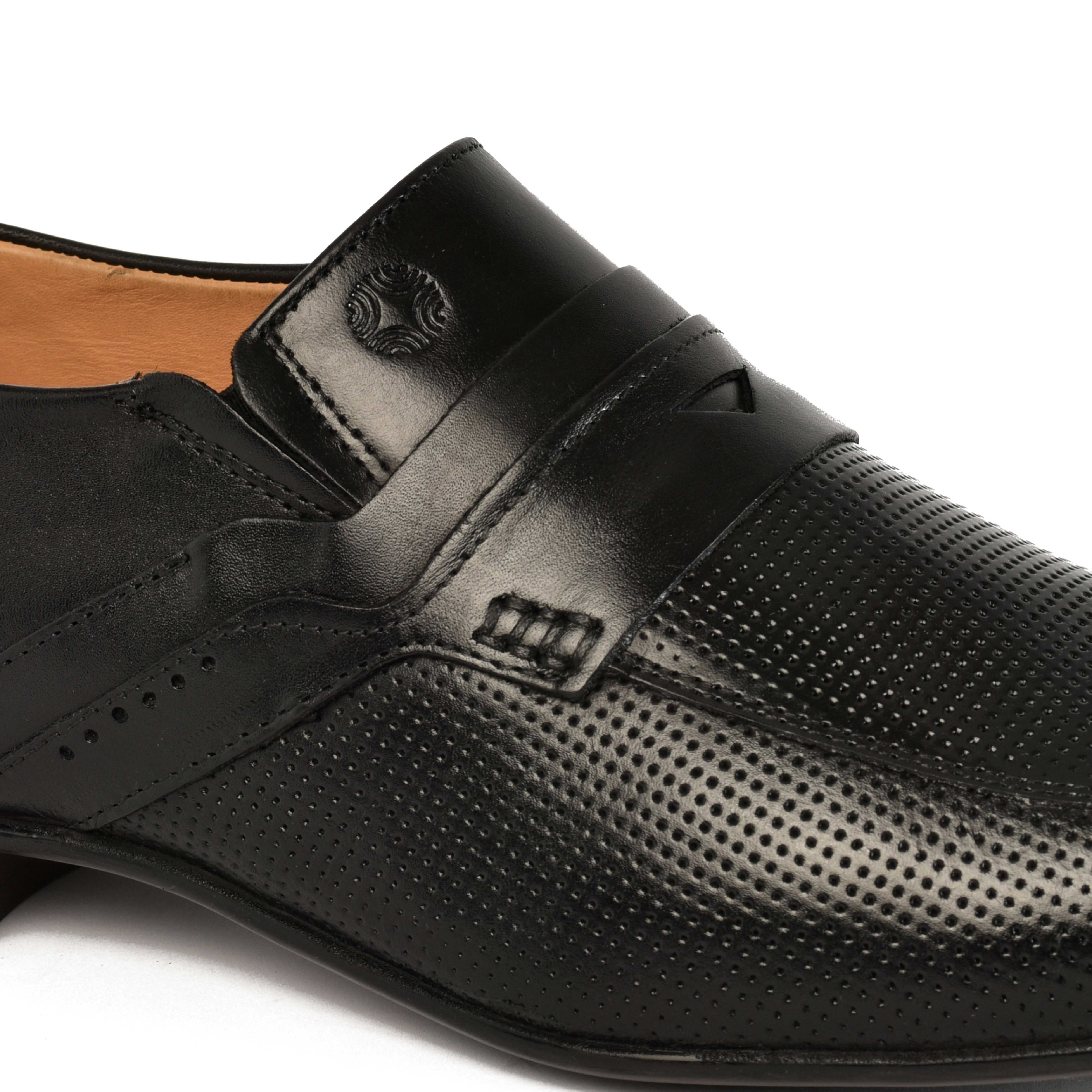 The Mattia Ruosh Men Black Formal Slip-On