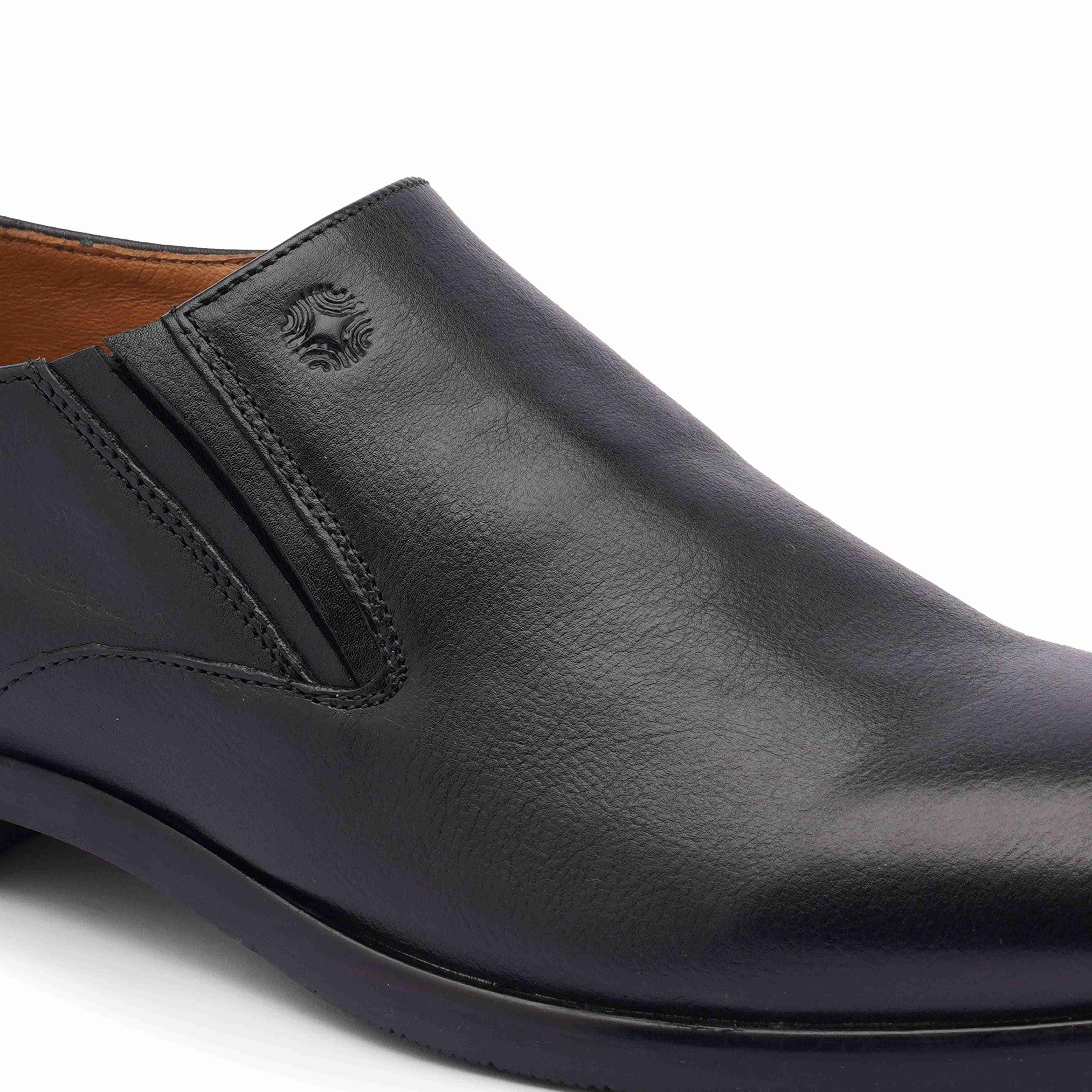 The Newyork Ruosh Men Black Formal Slip-On