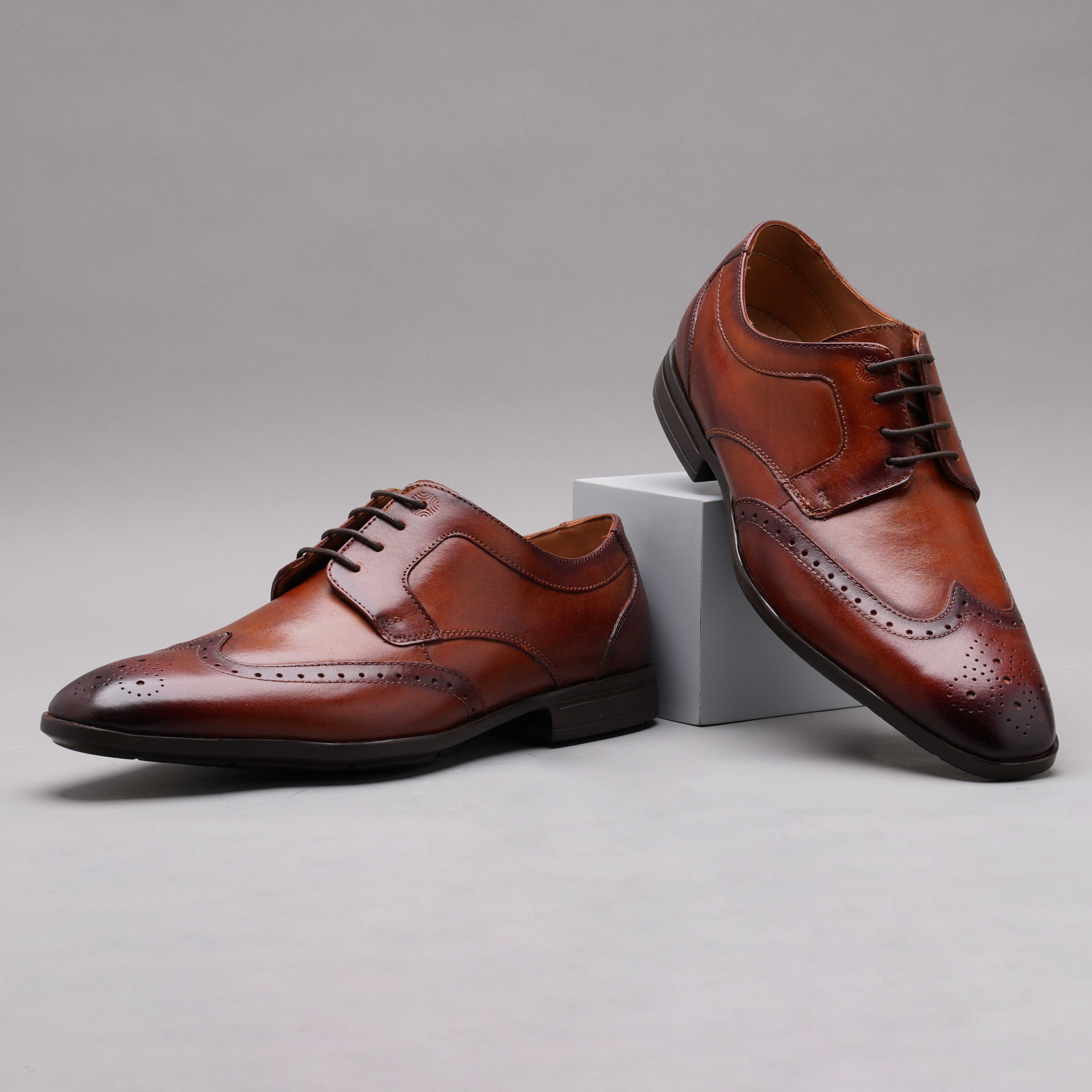The Cameroon Ruosh Men Tan Formal Wingtip Lace-Up