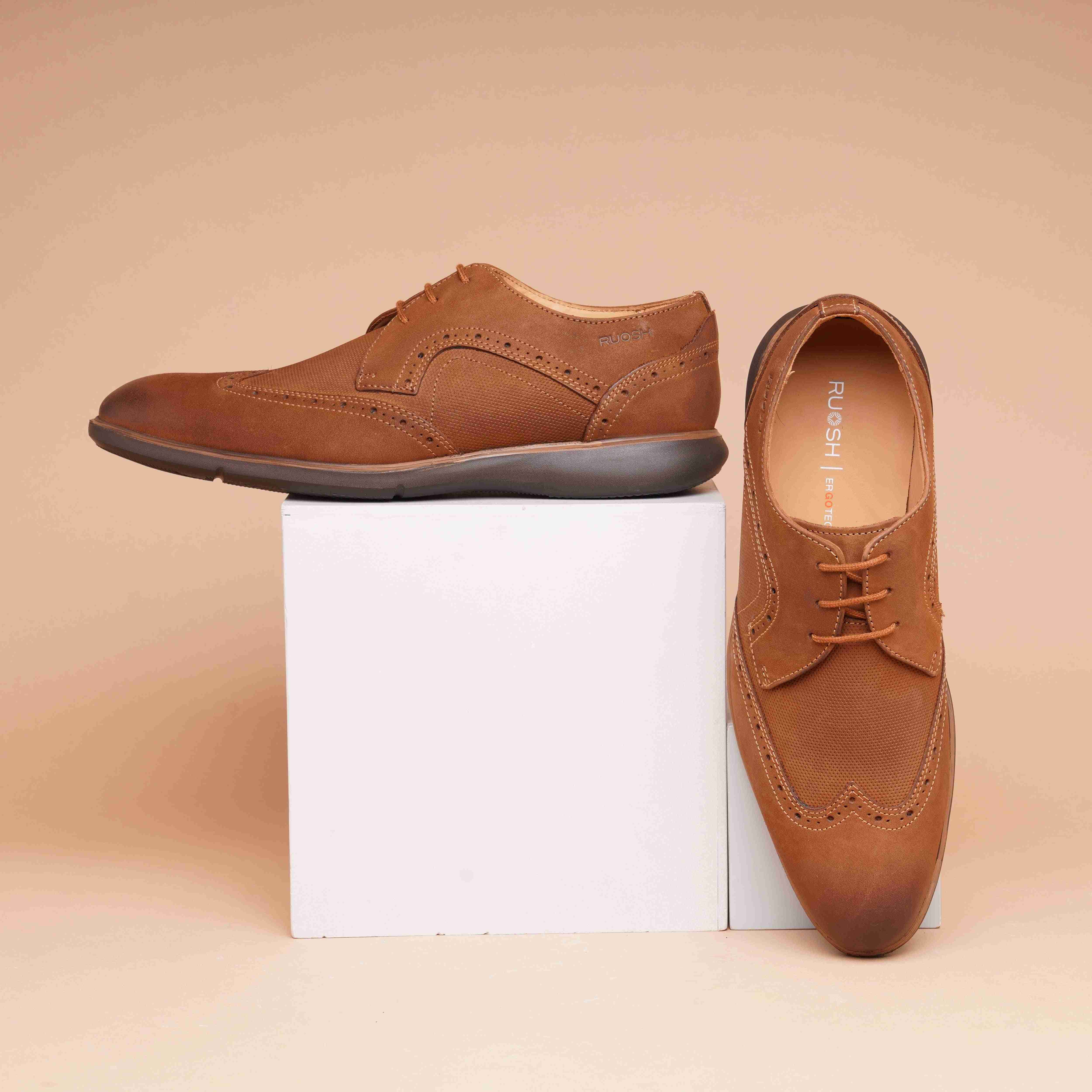 The Hybrid Ruosh Men Tan Wingtip Lace-Up