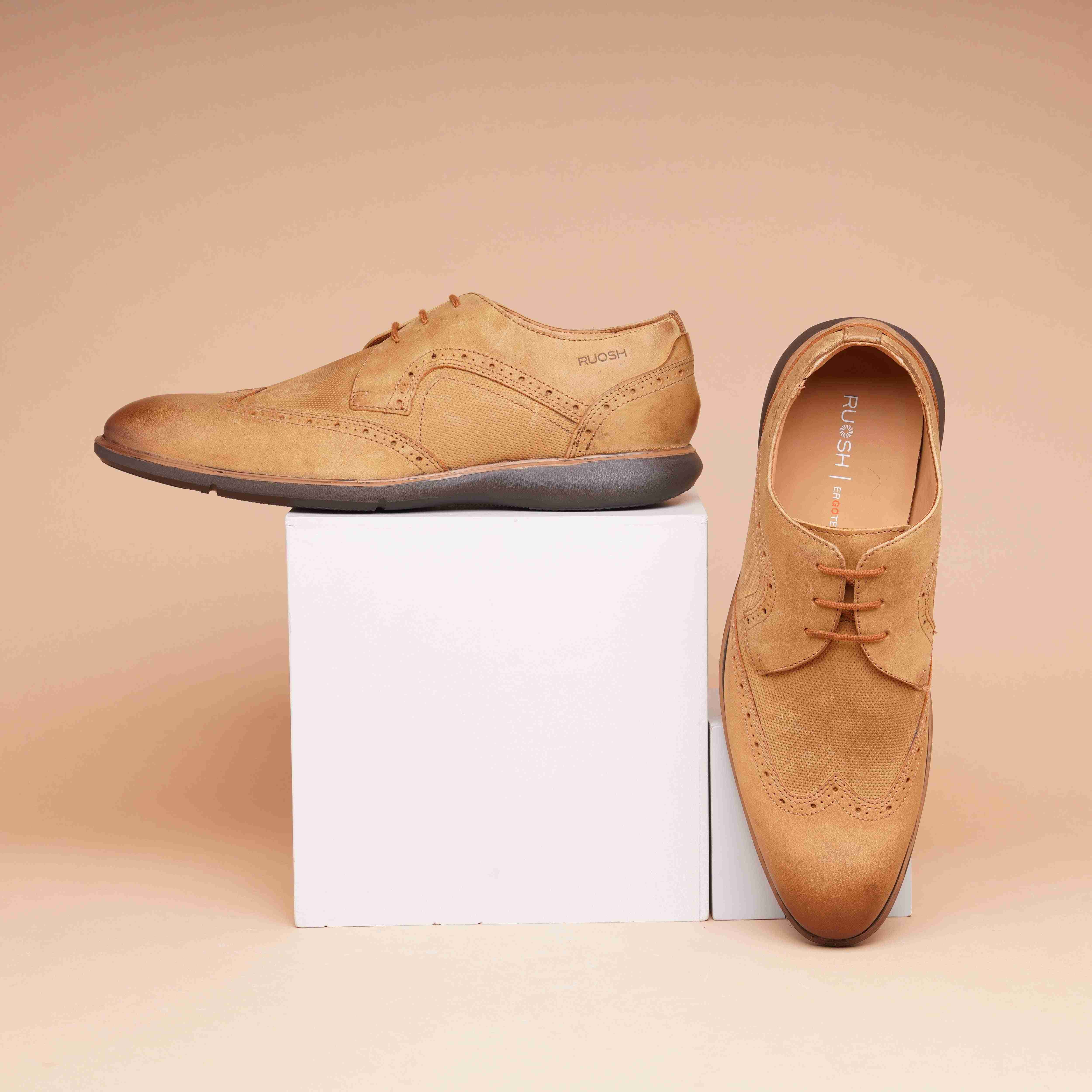 The Hybrid Ruosh Men Tan Wingtip Lace-Up