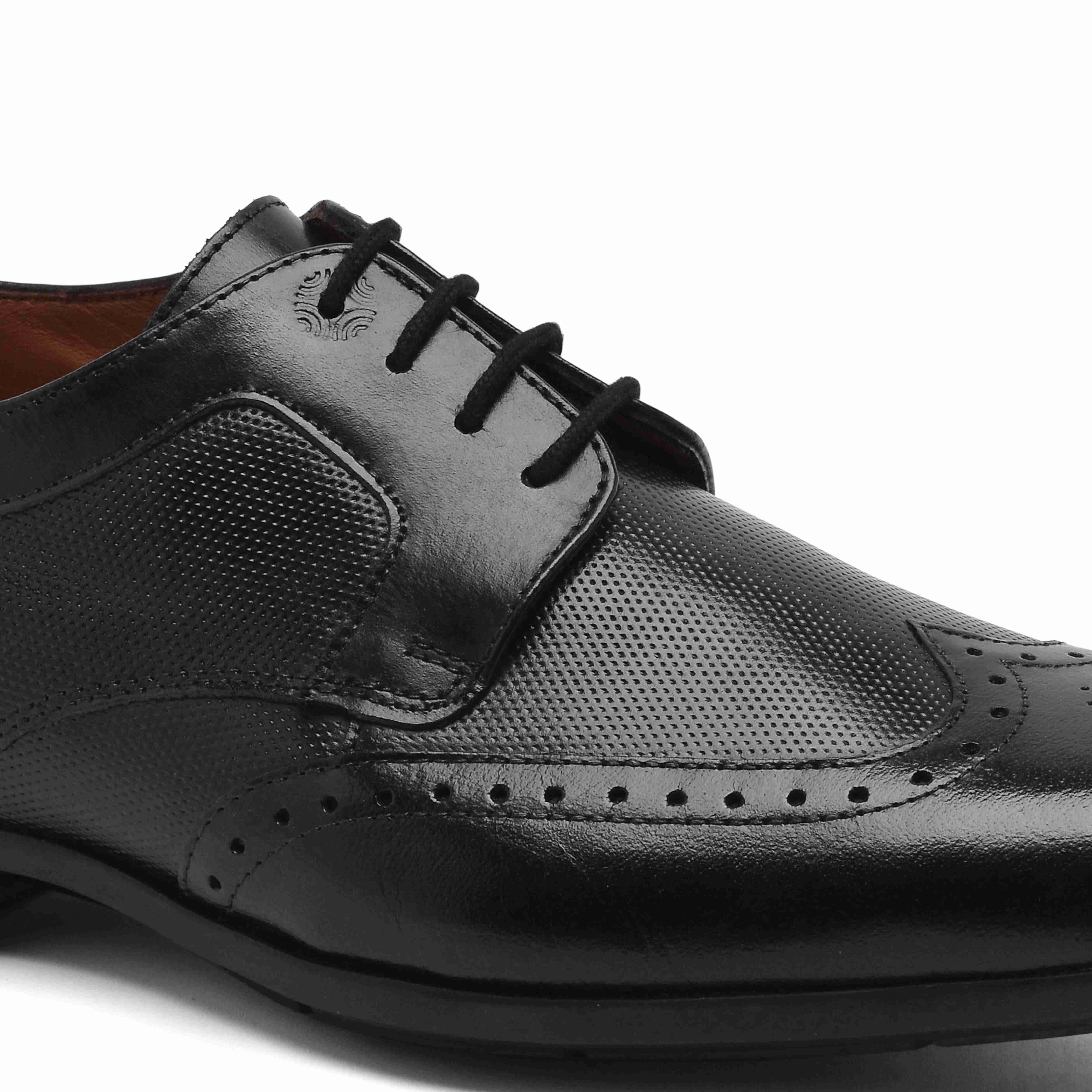 The Cameroon Ruosh Men Black Formal Wingtip Lace-Up
