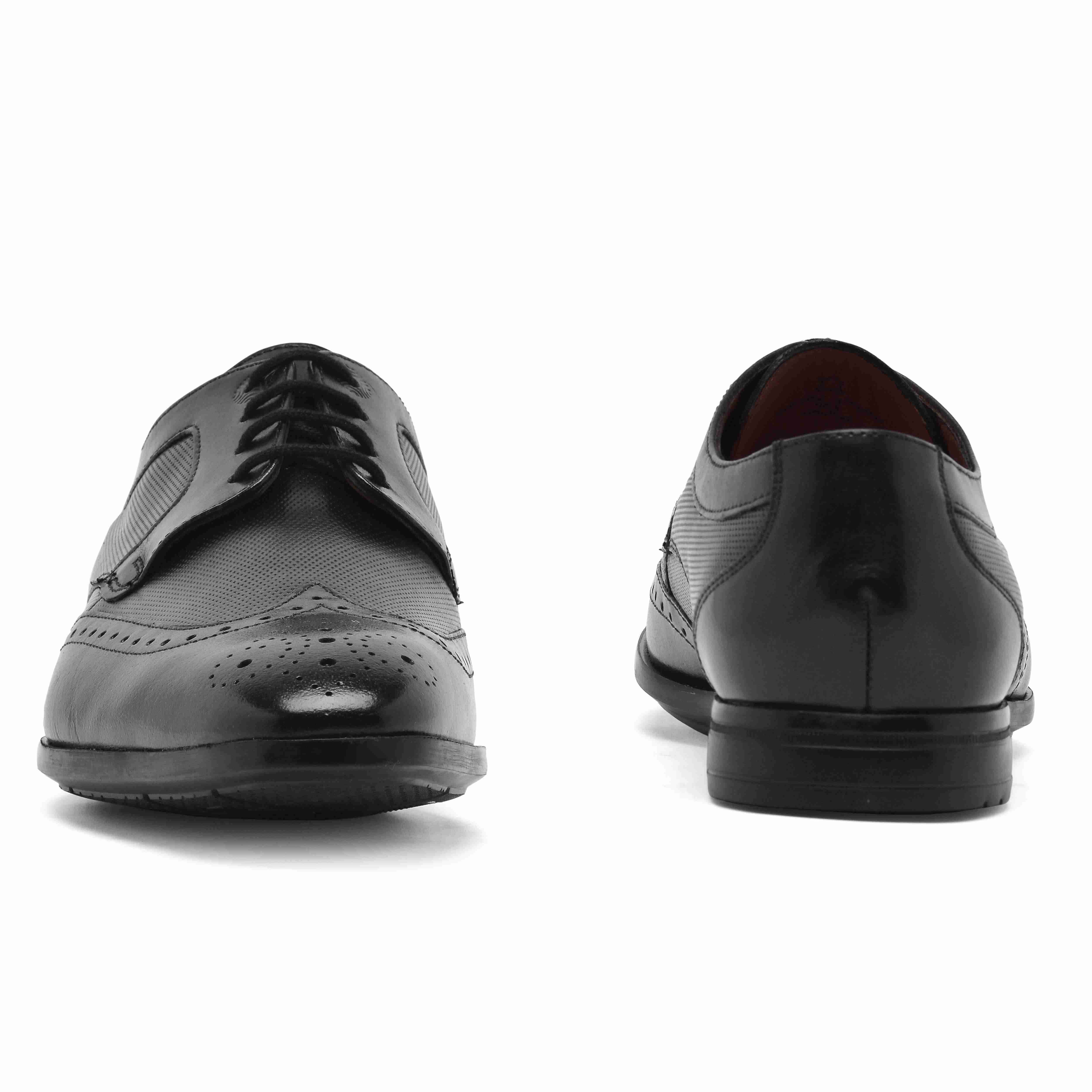 The Cameroon Ruosh Men Black Formal Wingtip Lace-Up