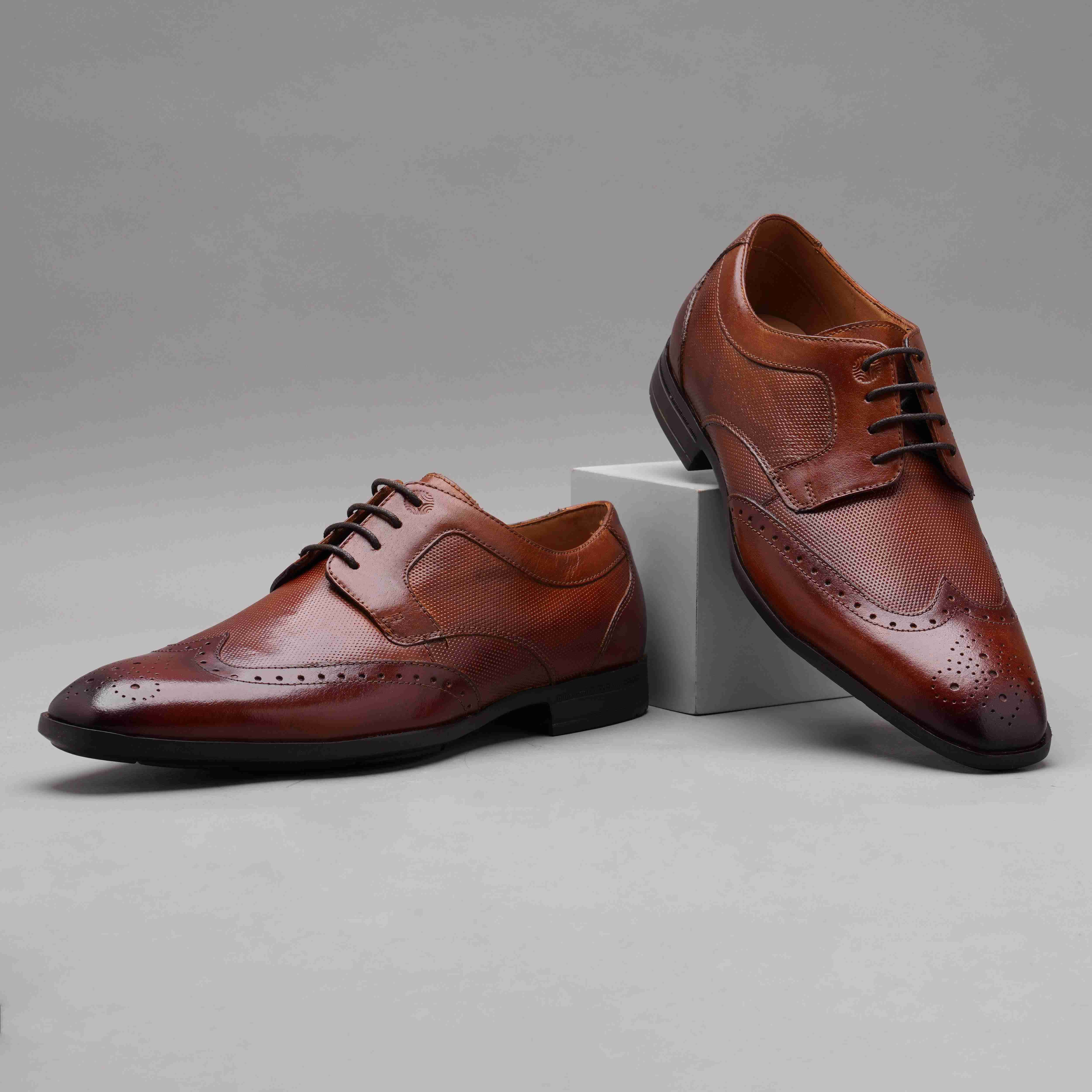 The Cameroon Ruosh Men Tan Wingtip Brogue Lace-Up