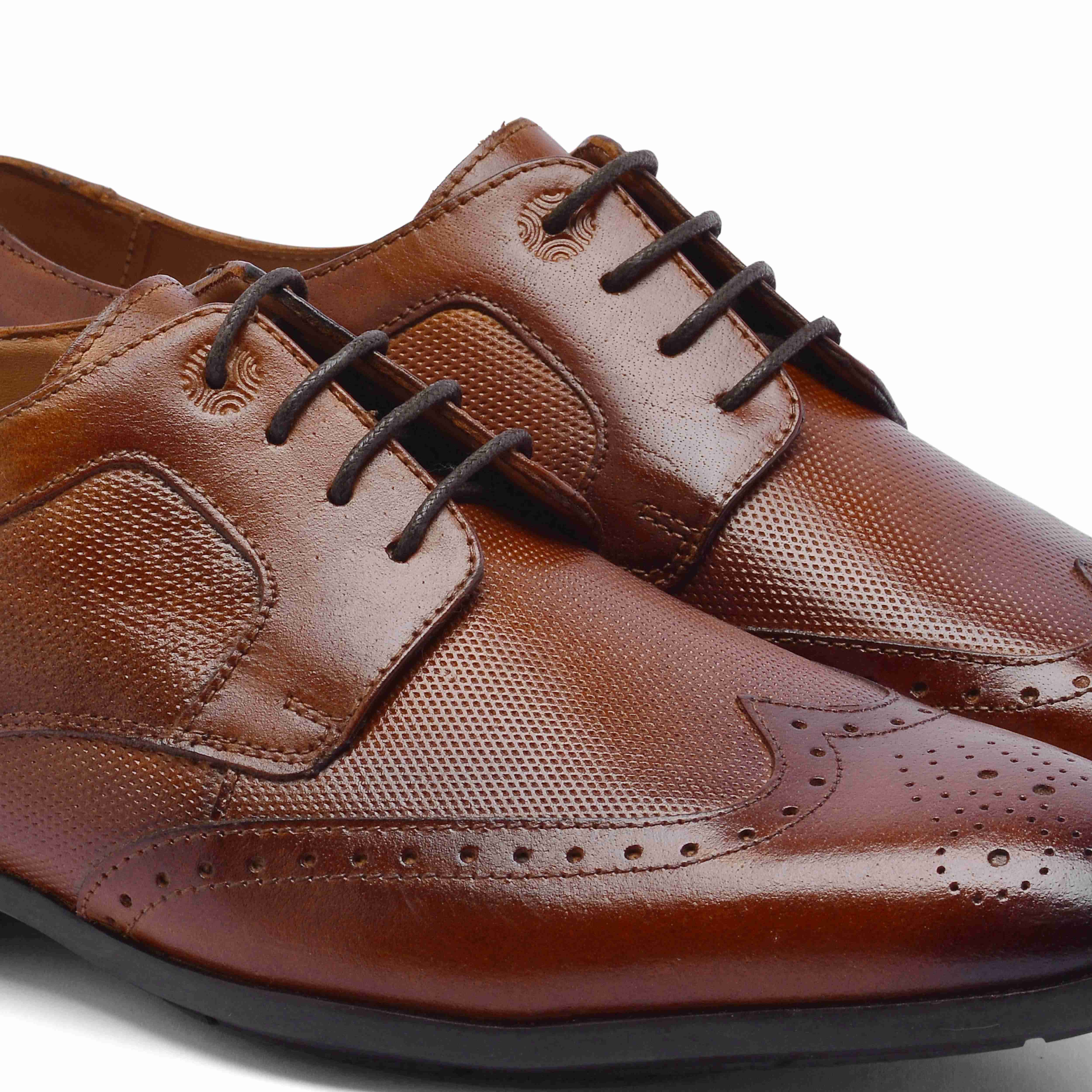 The Cameroon Ruosh Men Tan Wingtip Brogue Lace-Up
