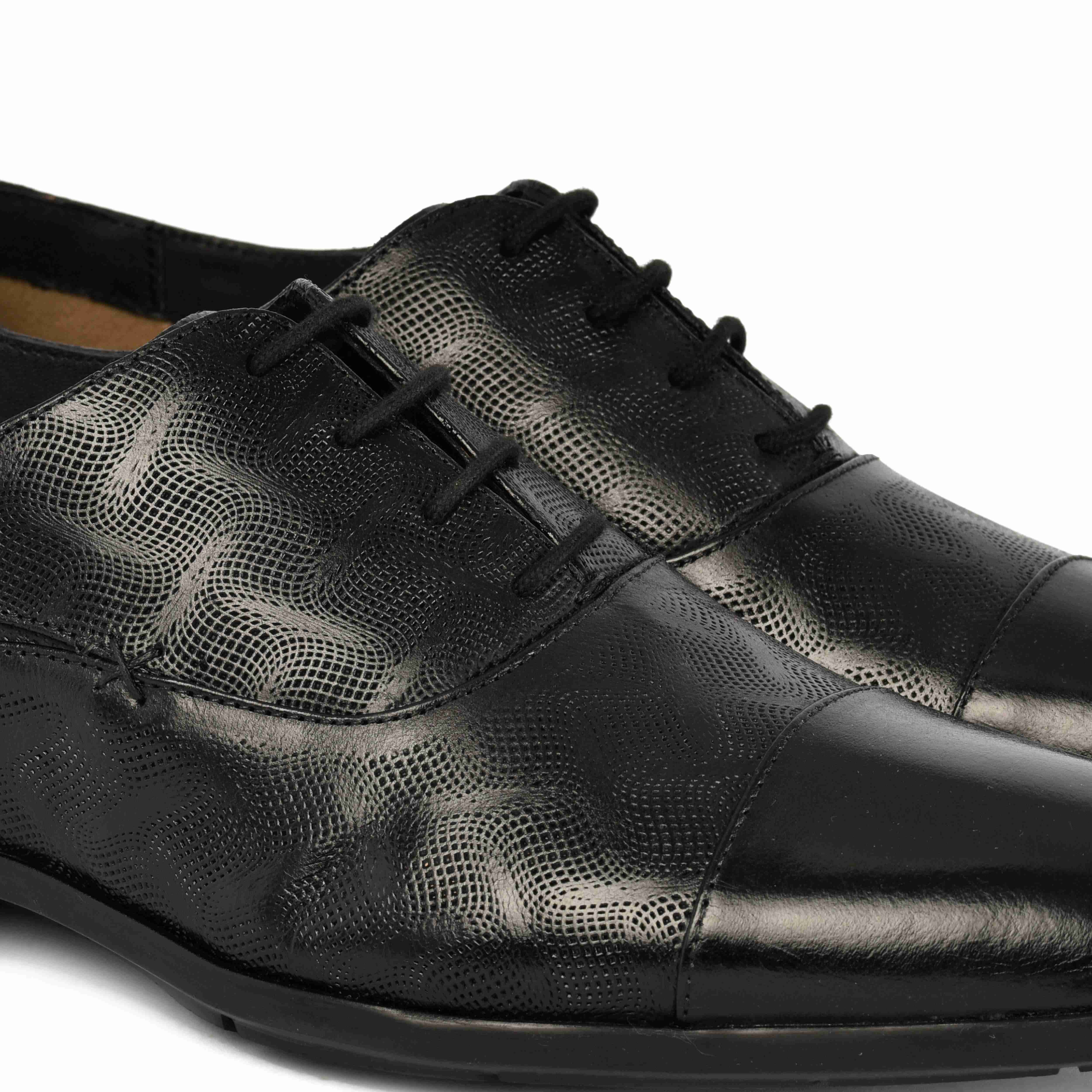 The Cameroon Ruosh Men Black Formal Oxford